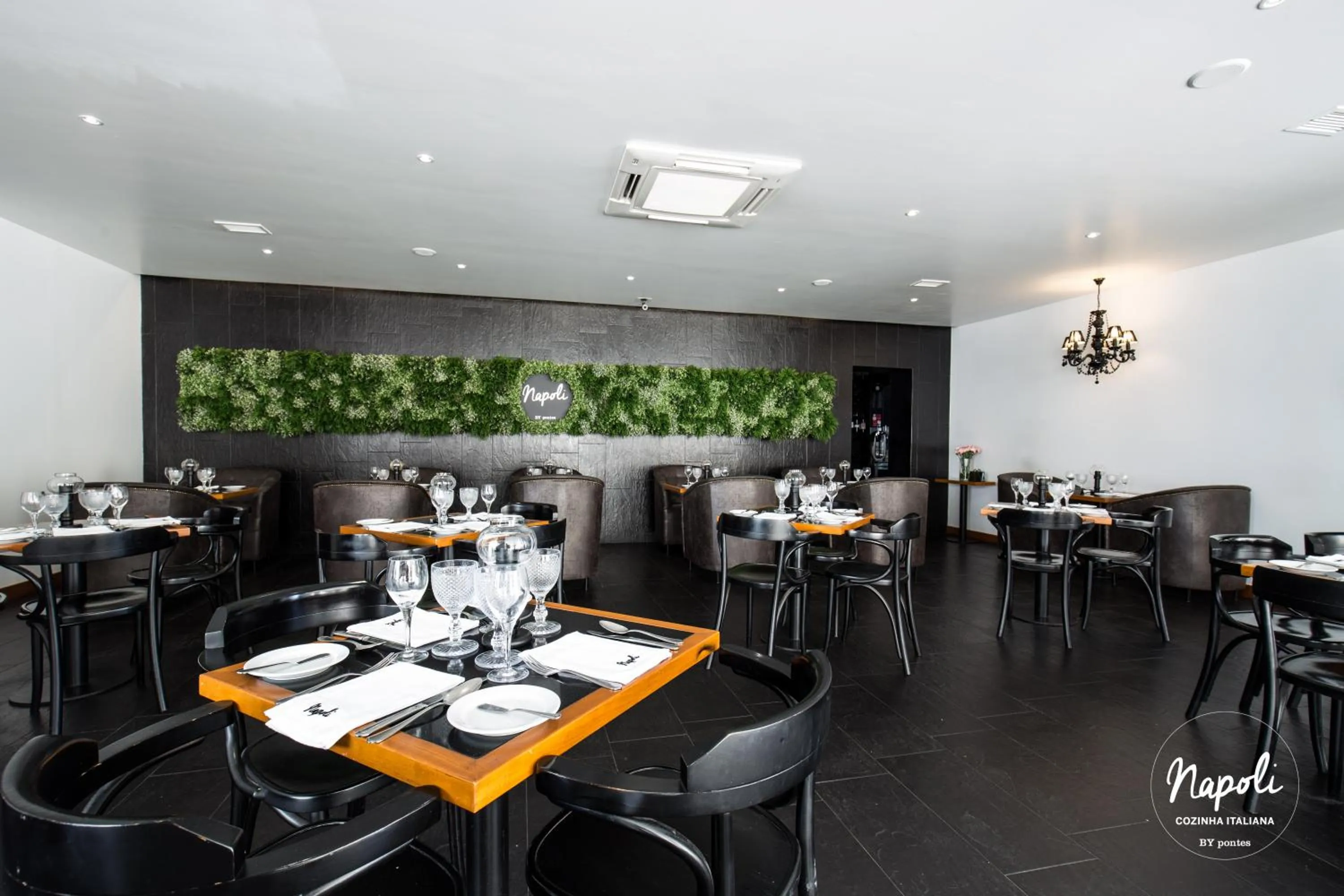 Restaurant/places to eat in Residencial Mar e Sol