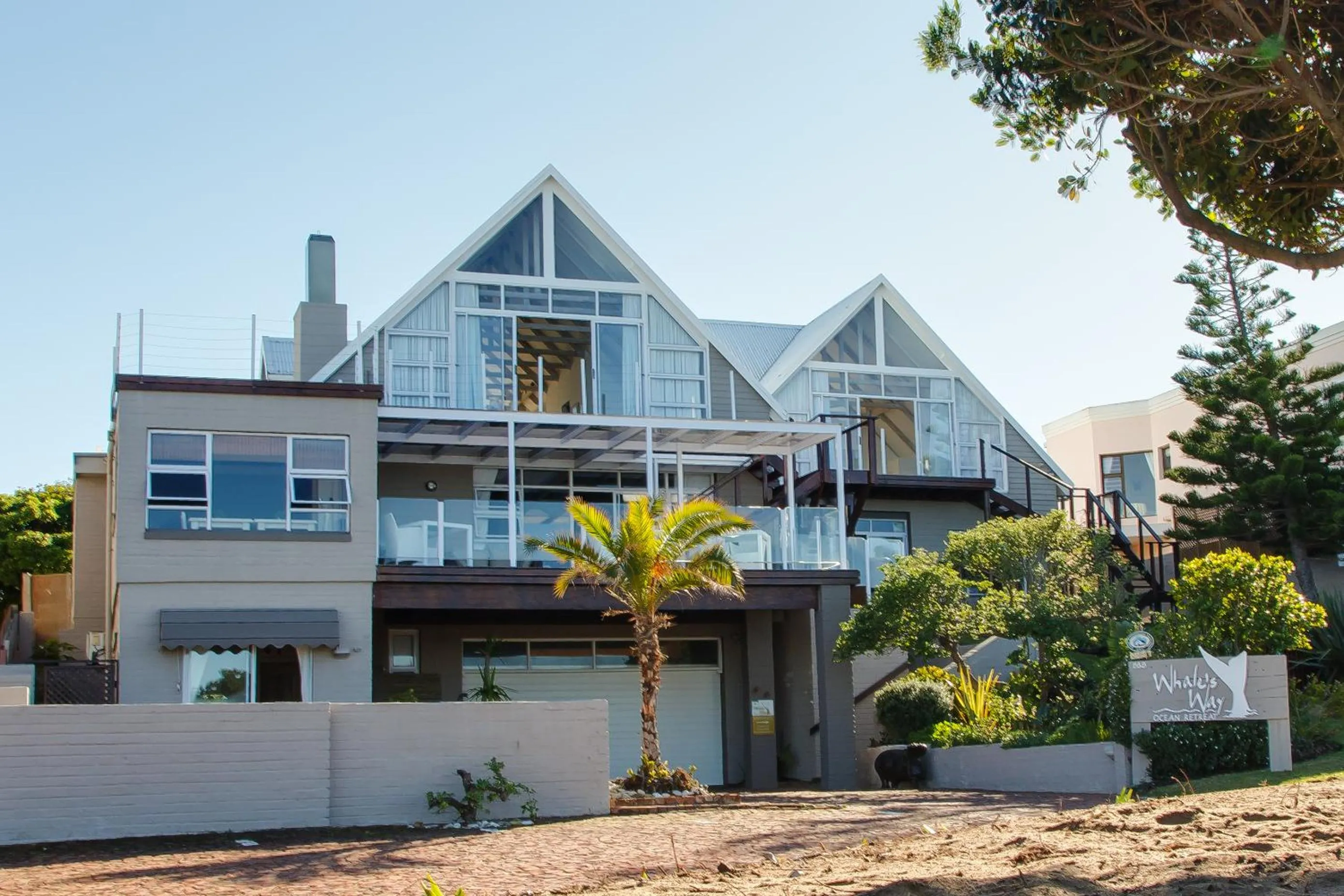 Facade/entrance in Whales Way Ocean Retreat