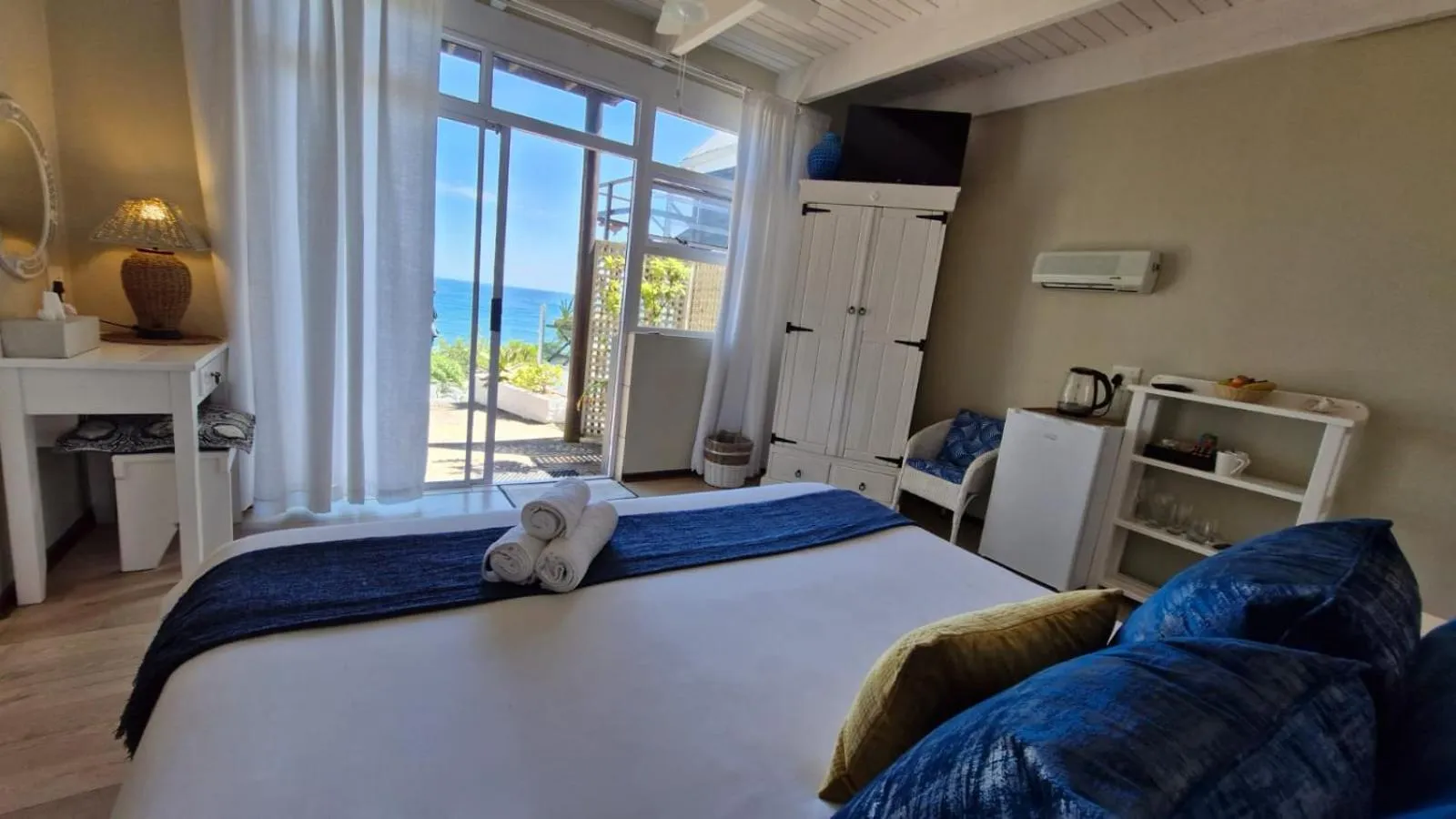 Bed in Whales Way Ocean Retreat