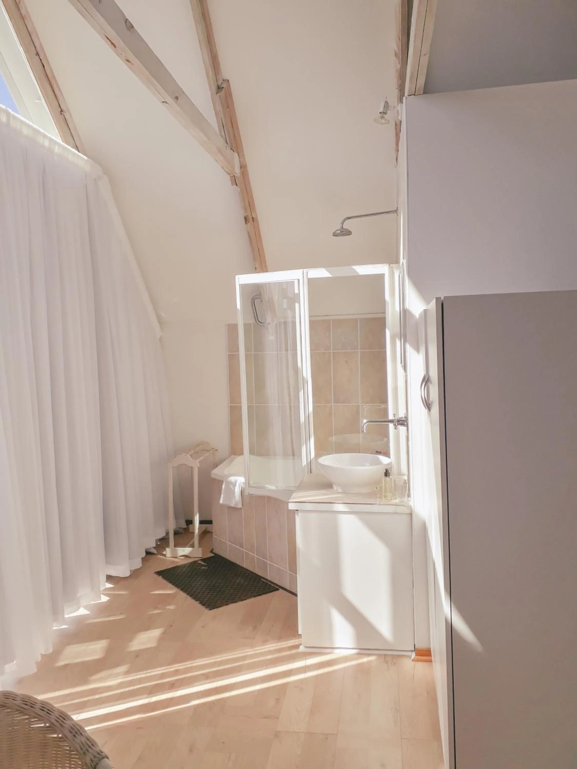 Bathroom in Whales Way Ocean Retreat