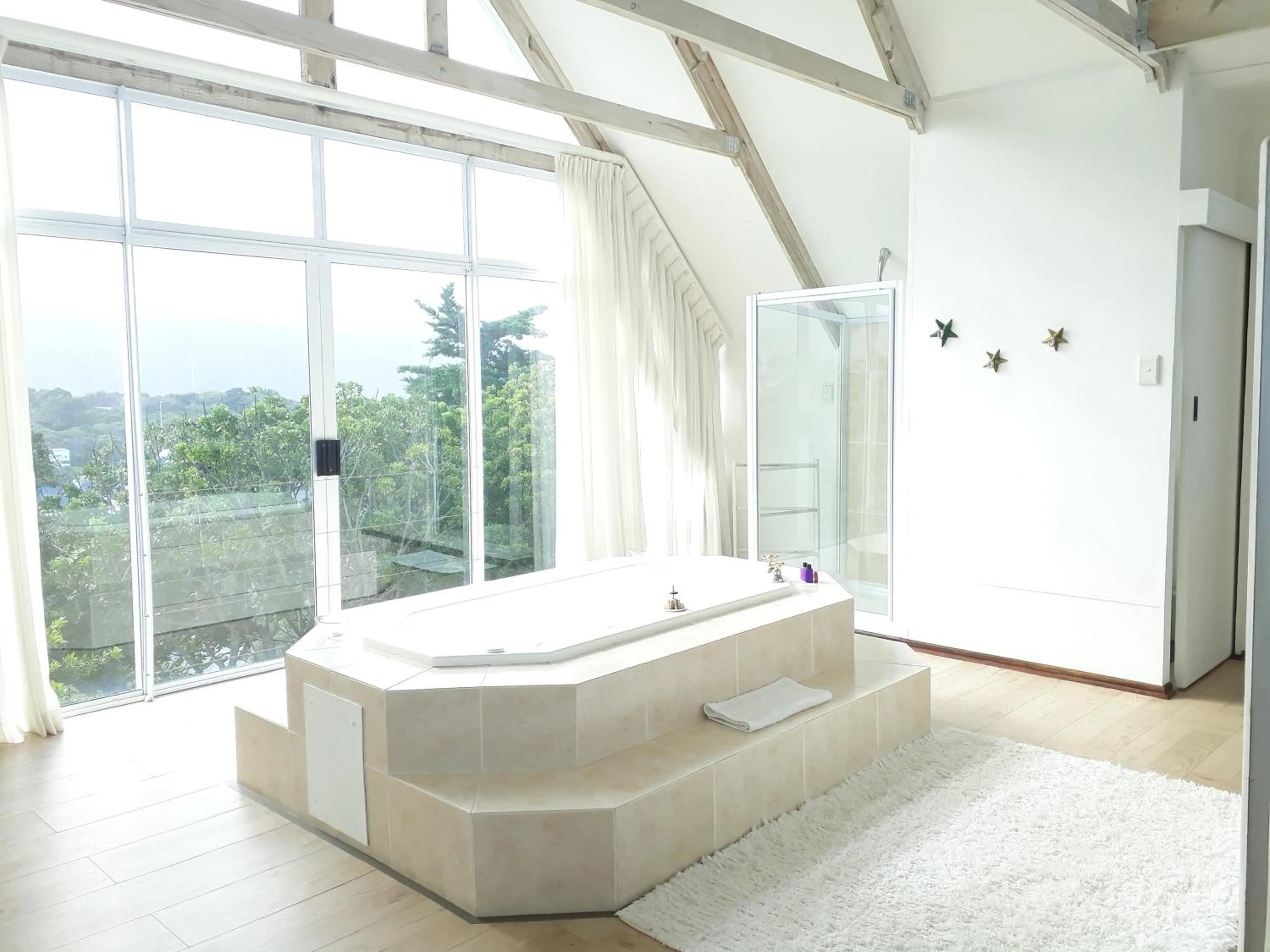 Bathroom in Whales Way Ocean Retreat