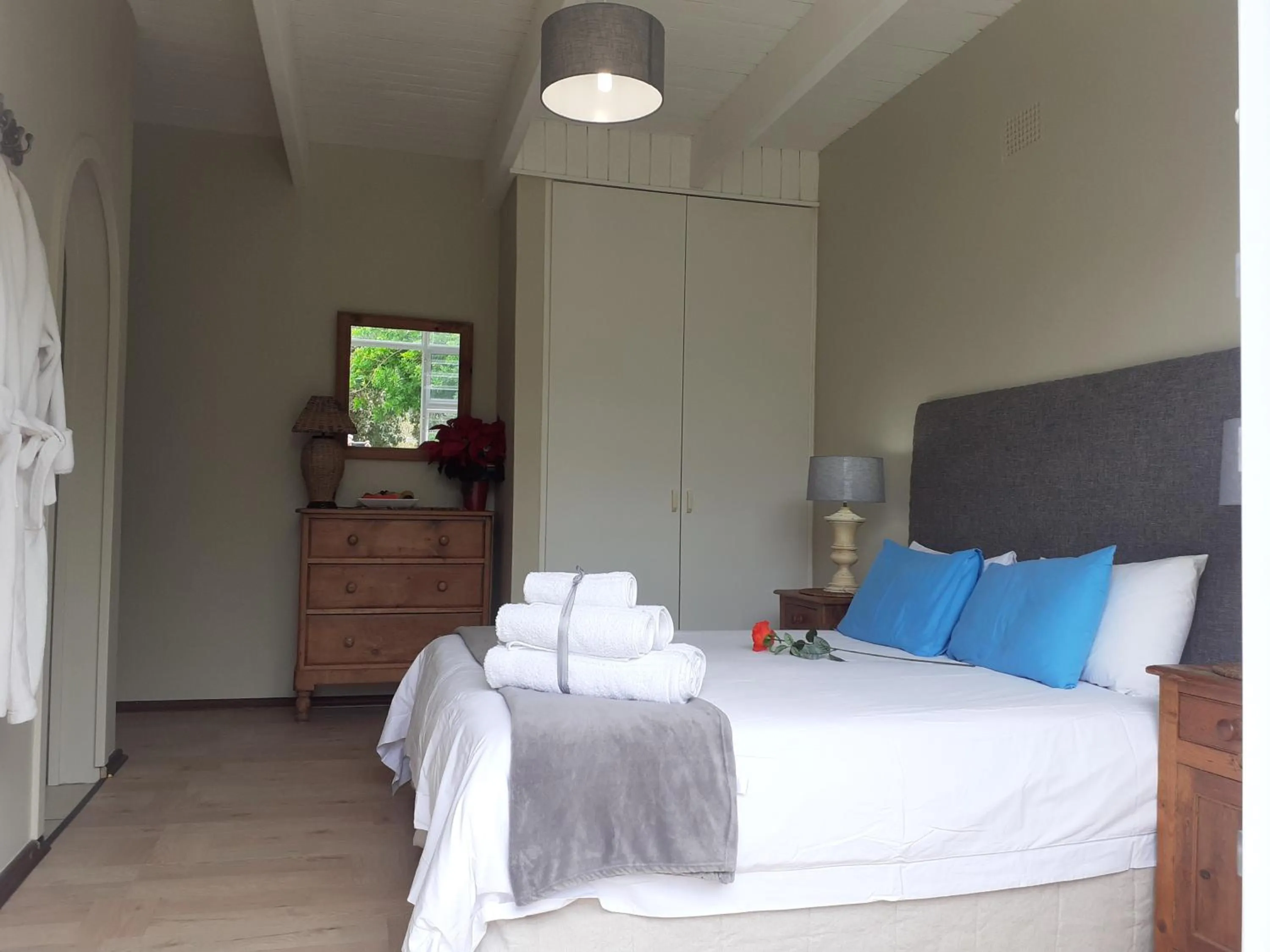Twin/Double Room in Whales Way Ocean Retreat