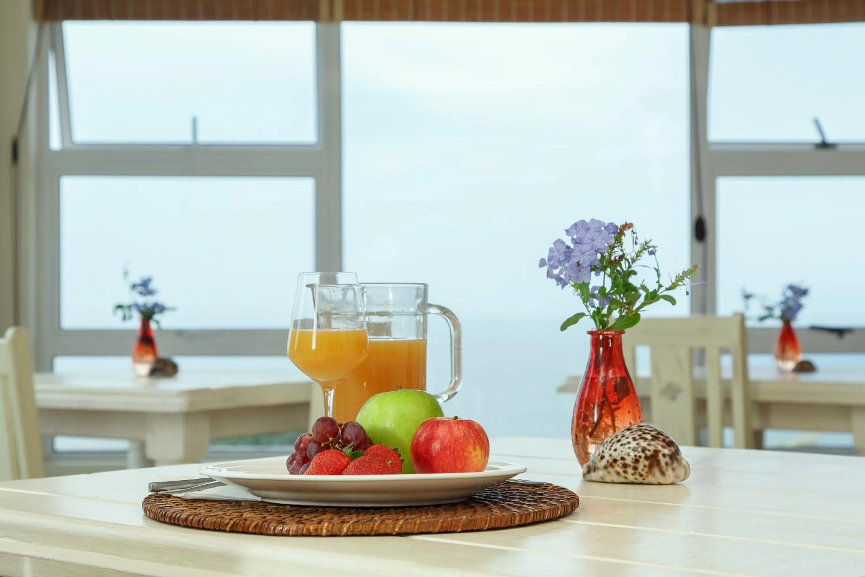 Restaurant/places to eat in Whales Way Ocean Retreat