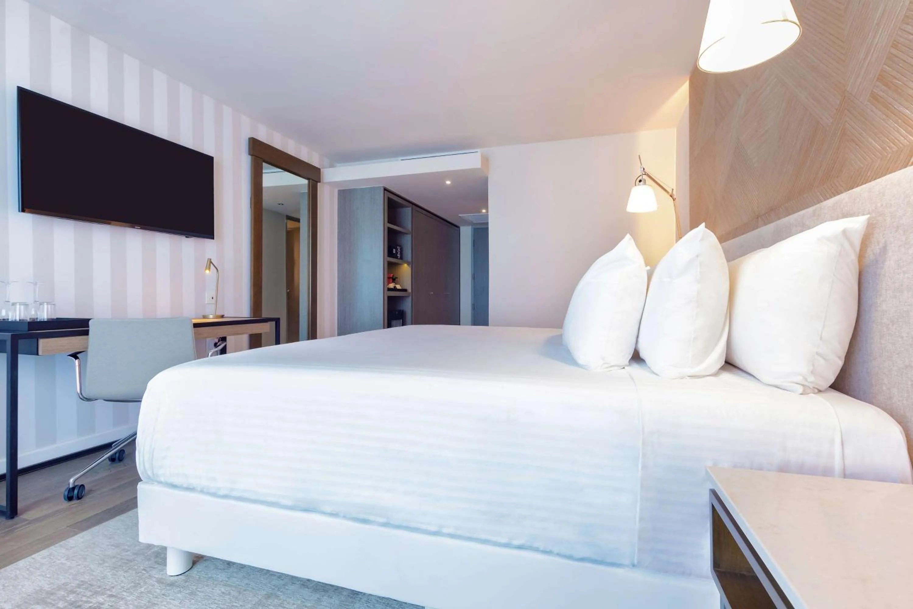 Bedroom, Bed in NH Collection Merida Paseo Montejo