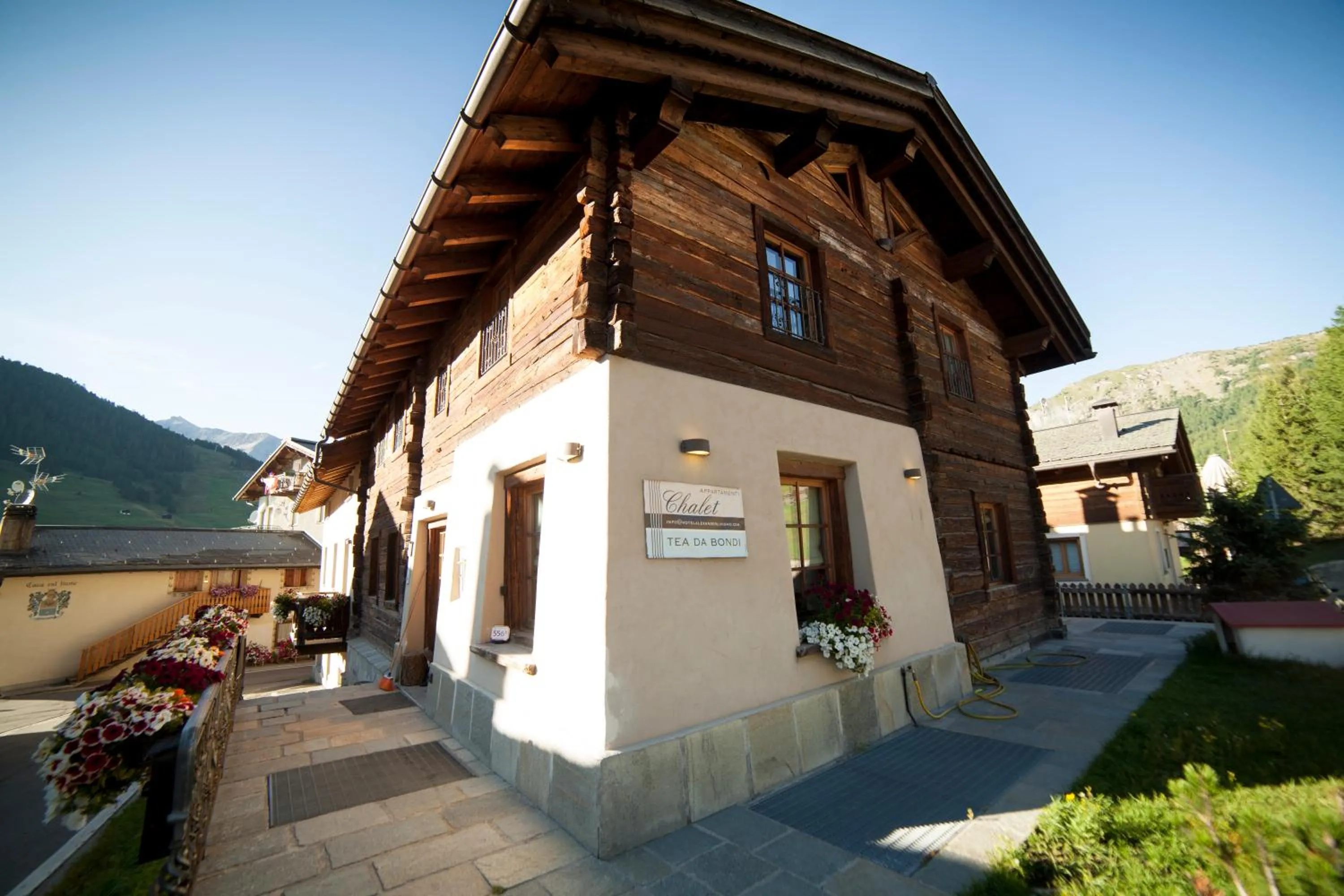 Property building in Chalet Tea Da Bondi