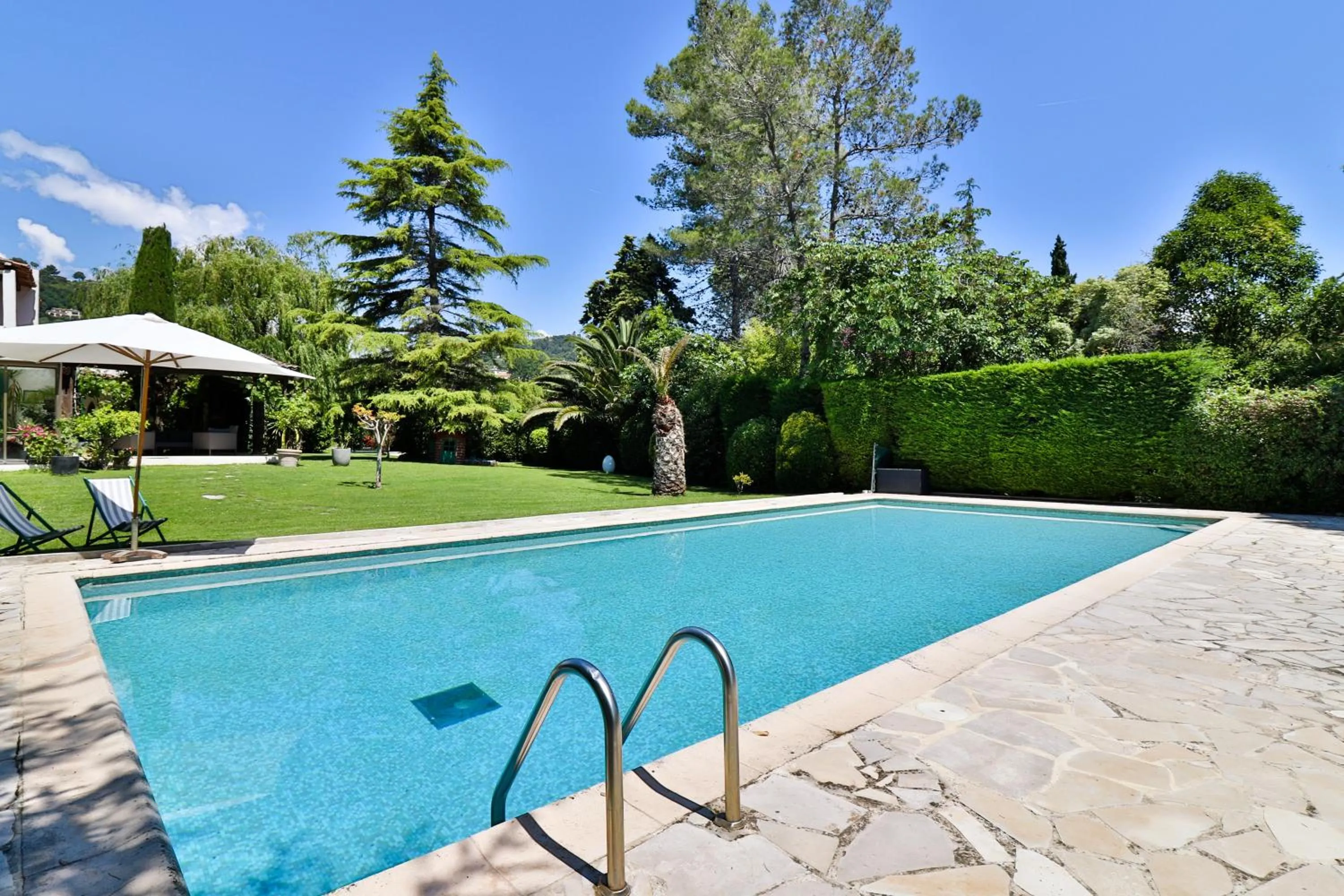 Swimming pool in Le Clos de St Paul
