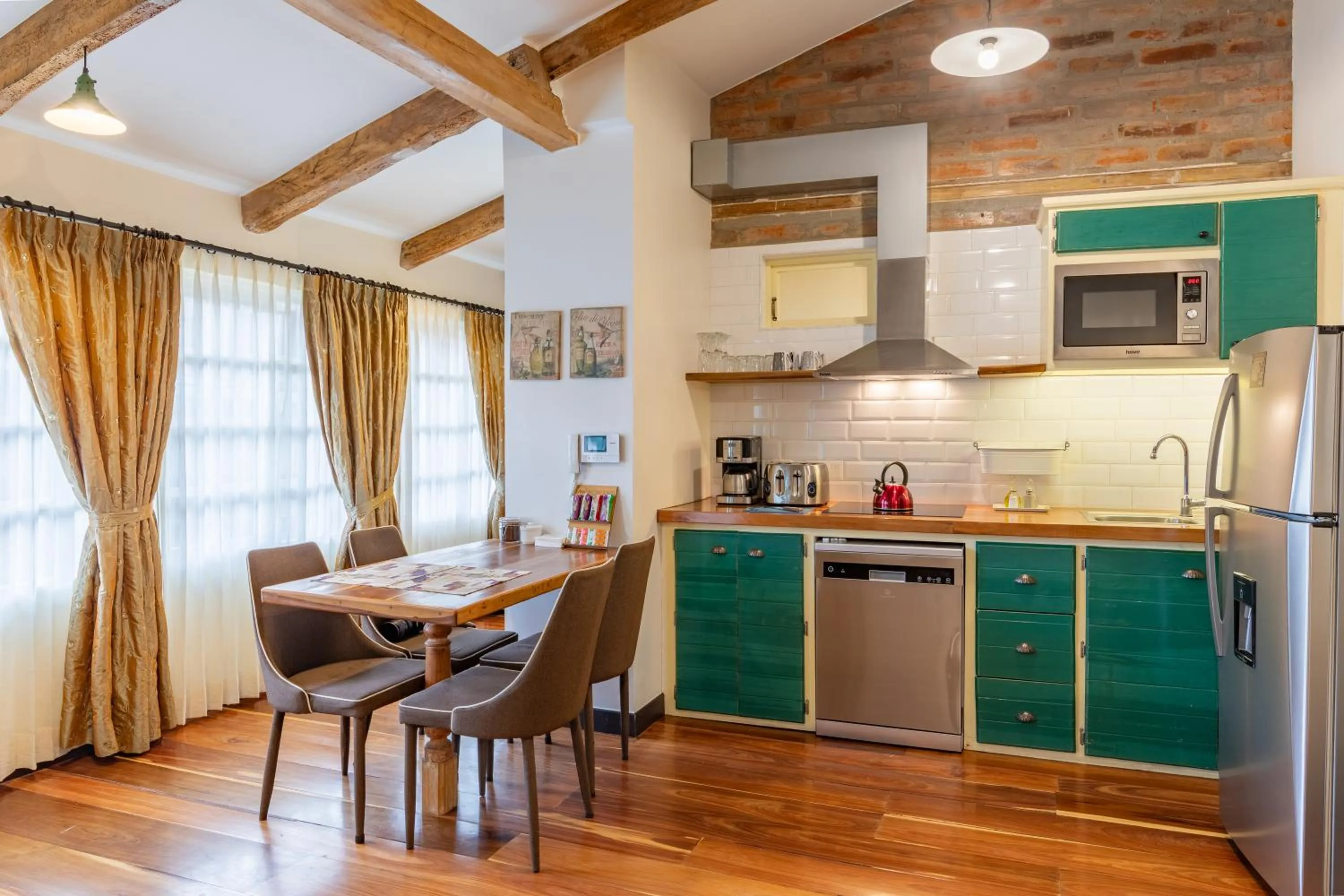 Kitchen or kitchenette in Old Town Quito Suites, Heritage Hotel, Historic center