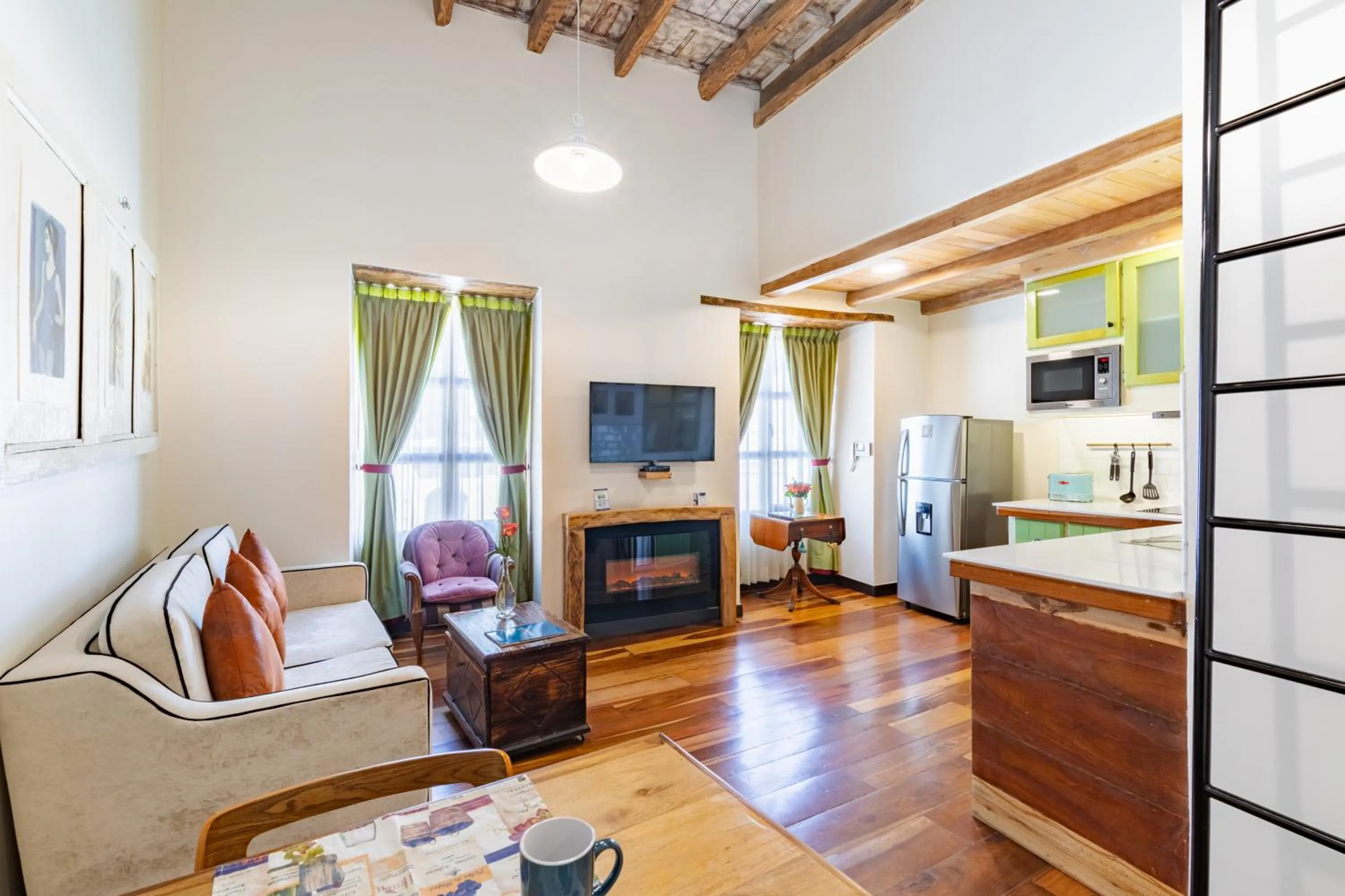 Kitchen or kitchenette in Old Town Quito Suites, Heritage Hotel, Historic center