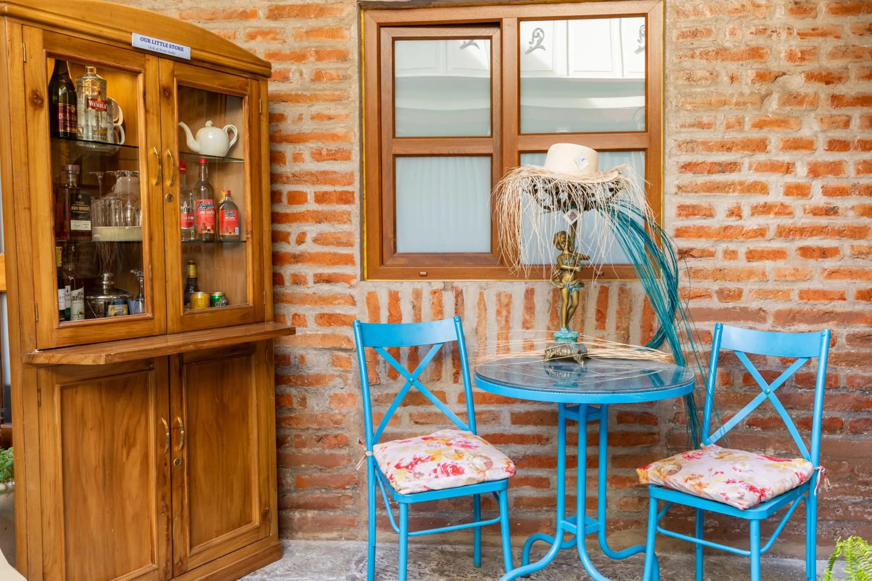 Living room in Old Town Quito Suites, Heritage Hotel, Historic center