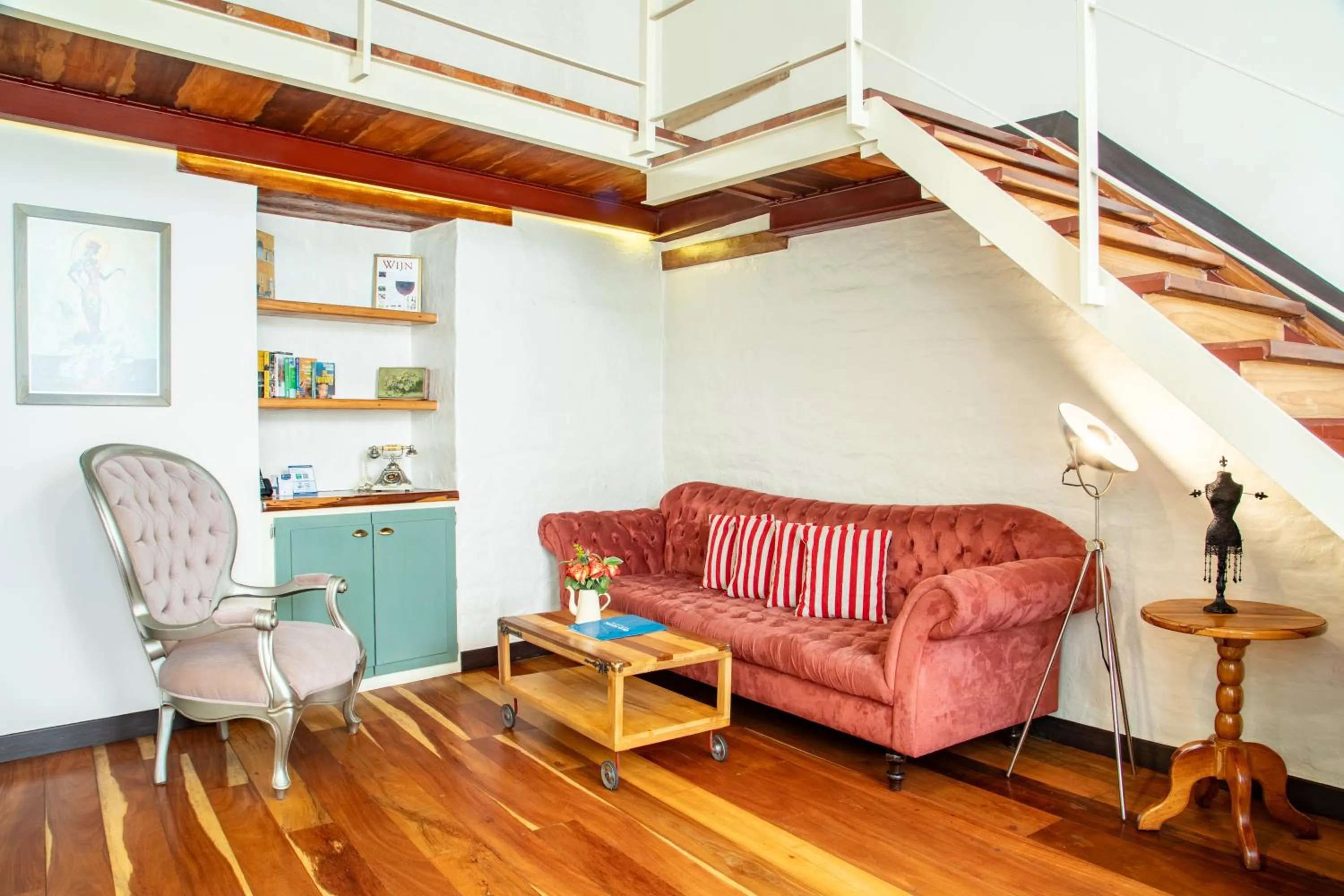 Living room in Old Town Quito Suites, Heritage Hotel, Historic center