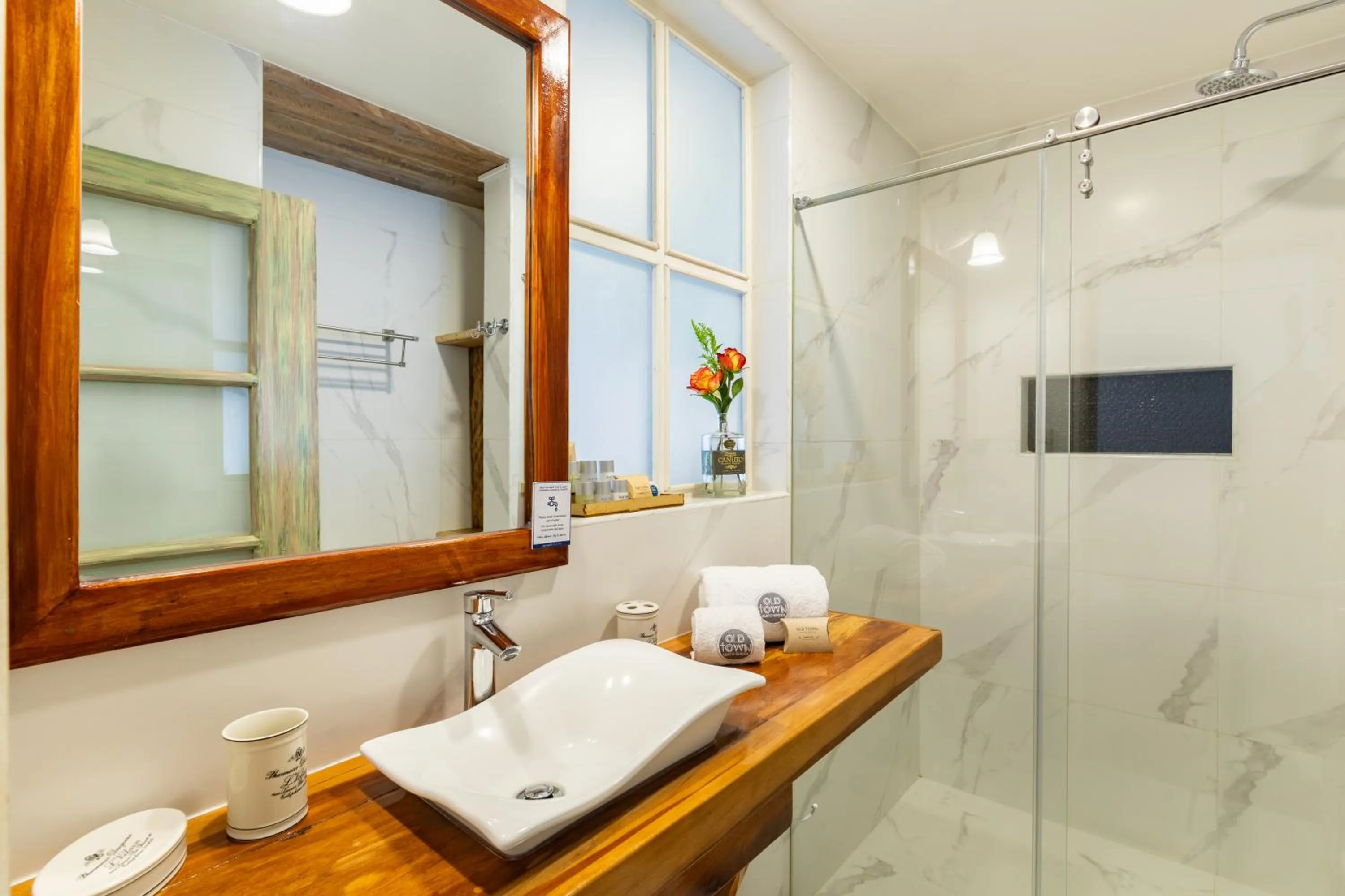 Bathroom in Old Town Quito Suites, Heritage Hotel, Historic center