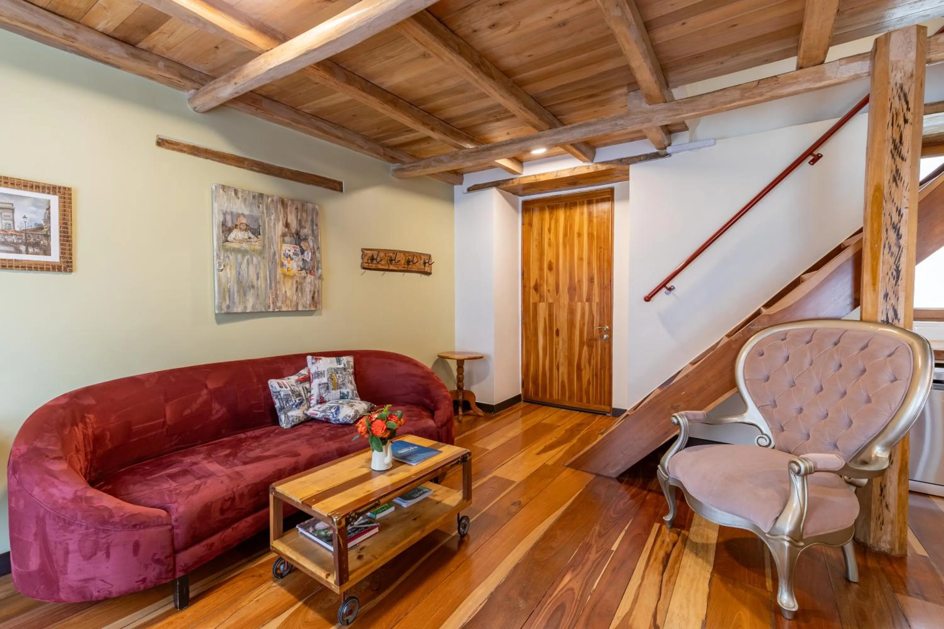 Living room in Old Town Quito Suites, Heritage Hotel, Historic center
