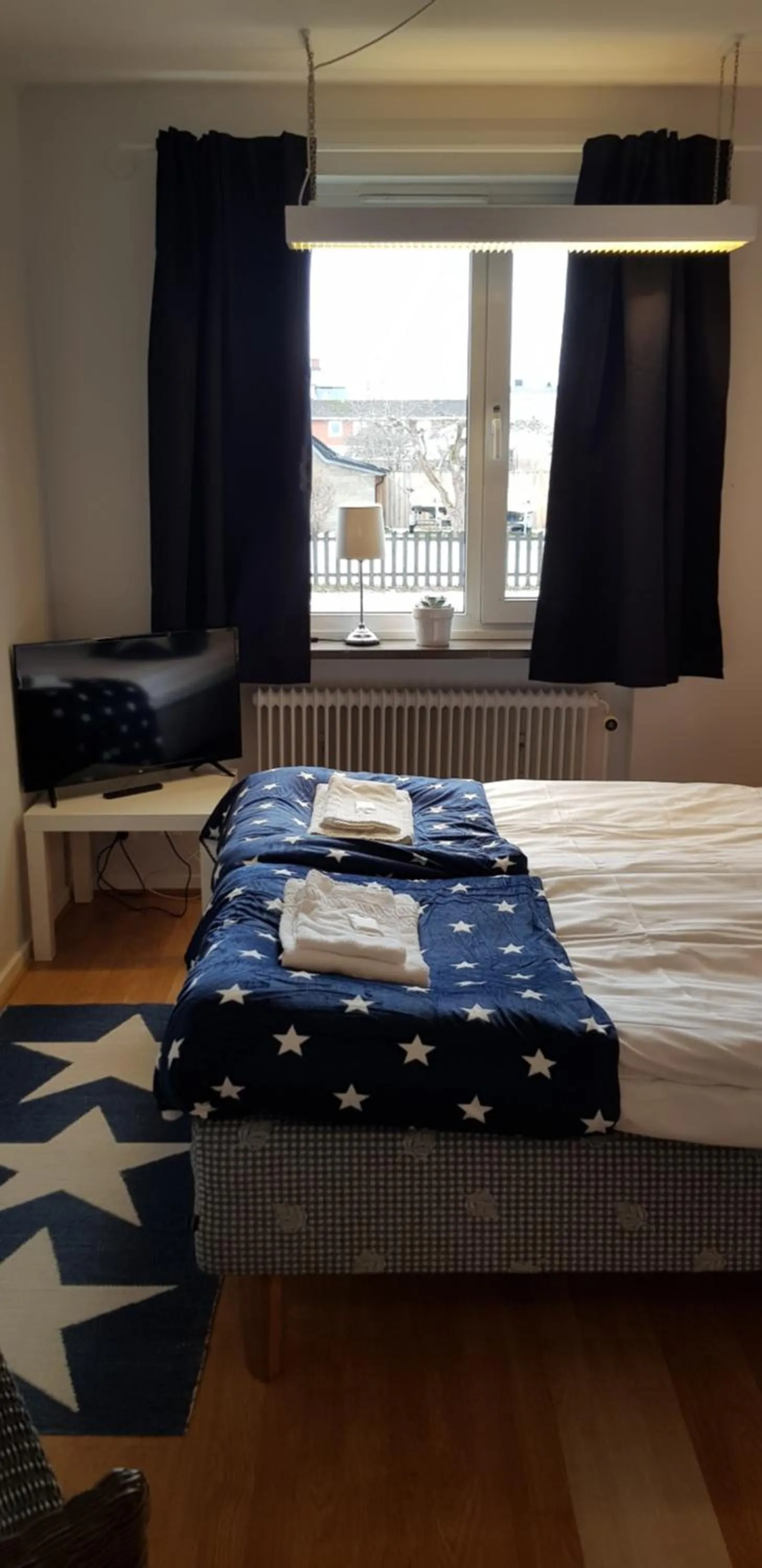 Standard Twin Room with shared shower in Huskvarna Hotell & Vandrarhem