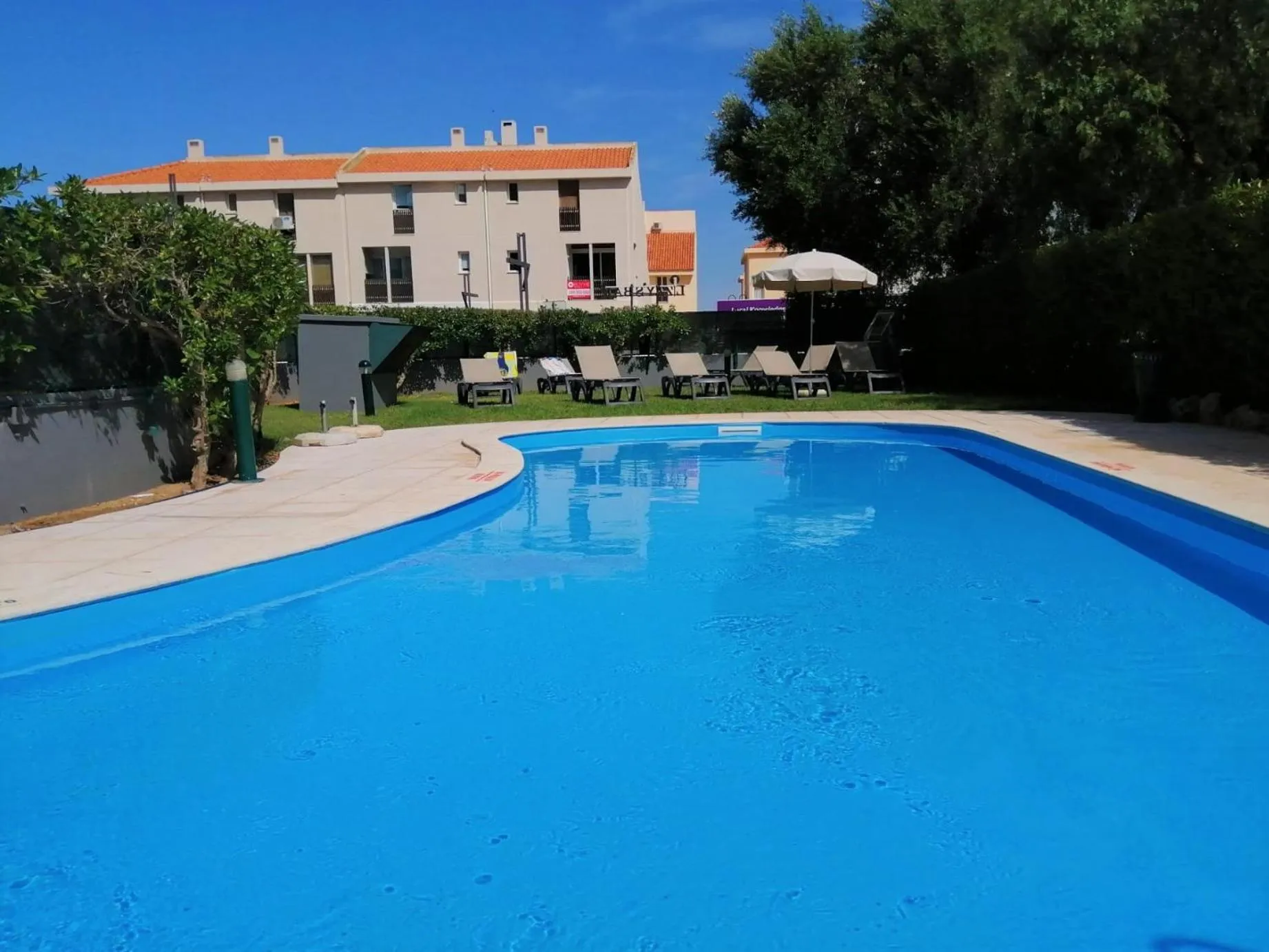 Swimming pool in The Navigator - Olympus Marina