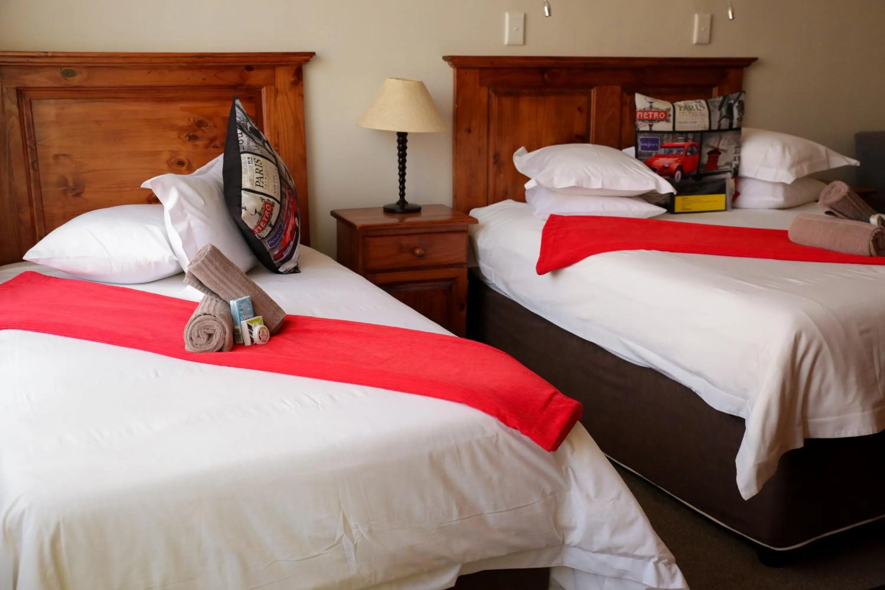 Bed in Twins Guesthouse NO LOAD SHEDDING