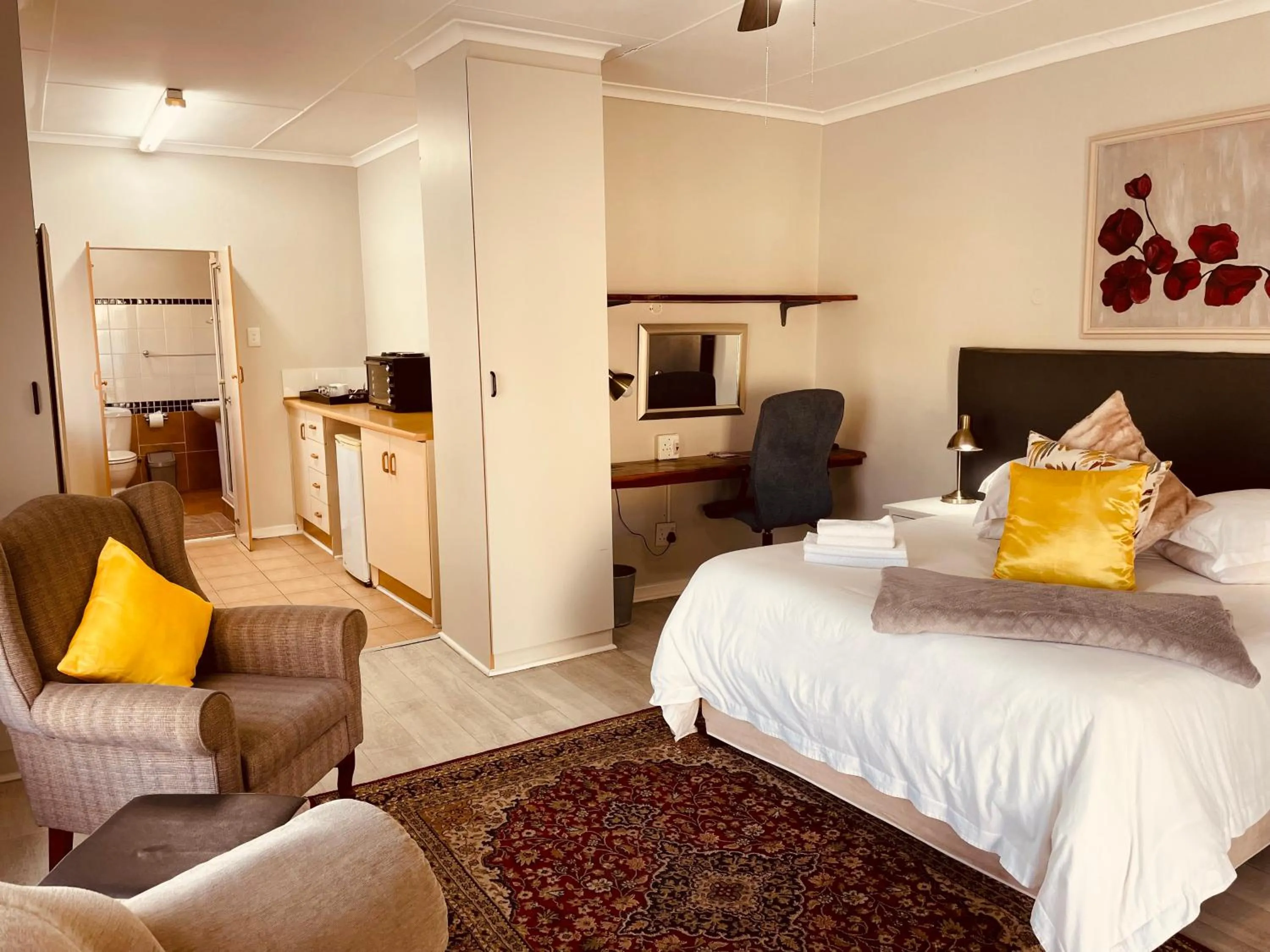 Photo of the whole room, Bed in Twins Guesthouse NO LOAD SHEDDING