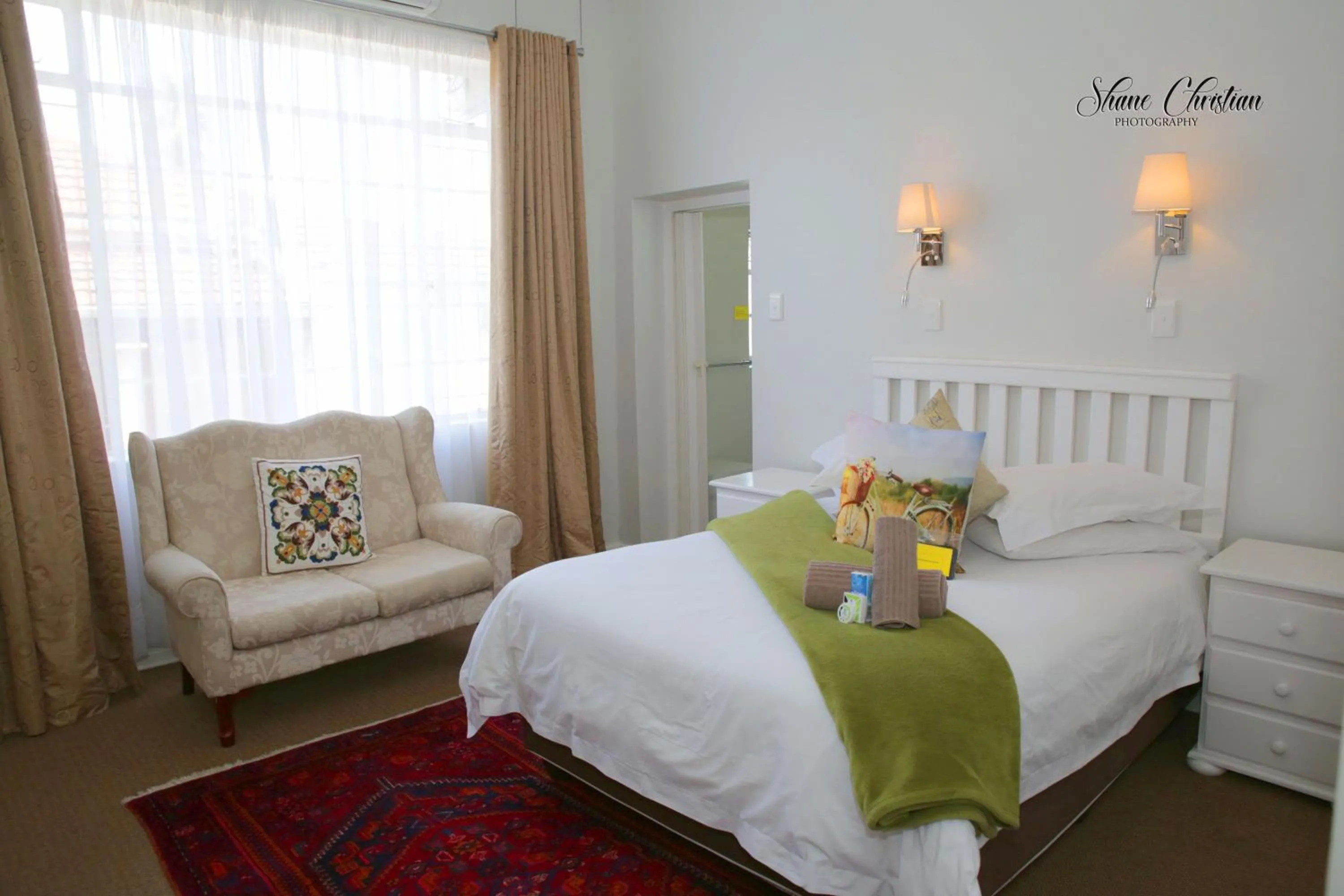 Bed in Twins Guesthouse NO LOAD SHEDDING