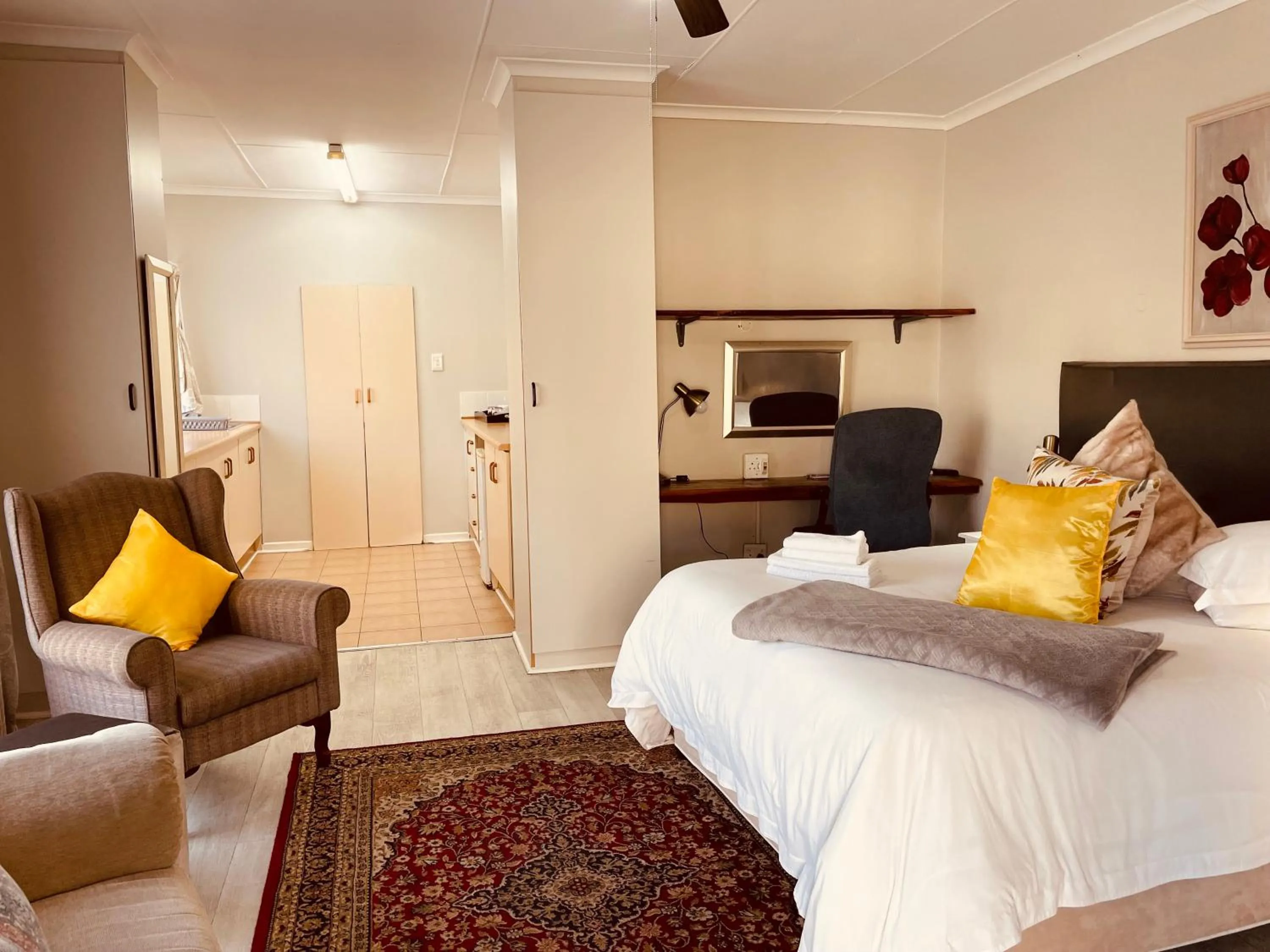 Bed in Twins Guesthouse NO LOAD SHEDDING