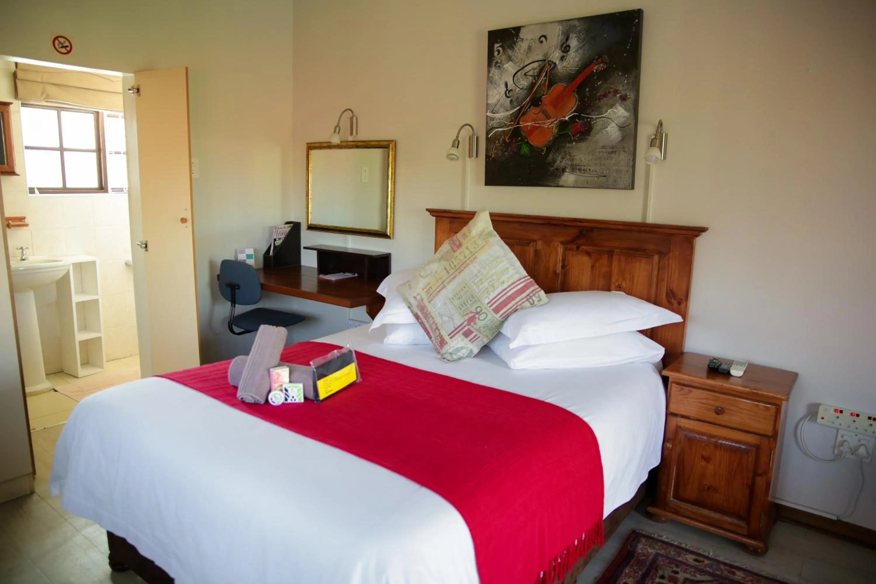 Bed in Twins Guesthouse NO LOAD SHEDDING