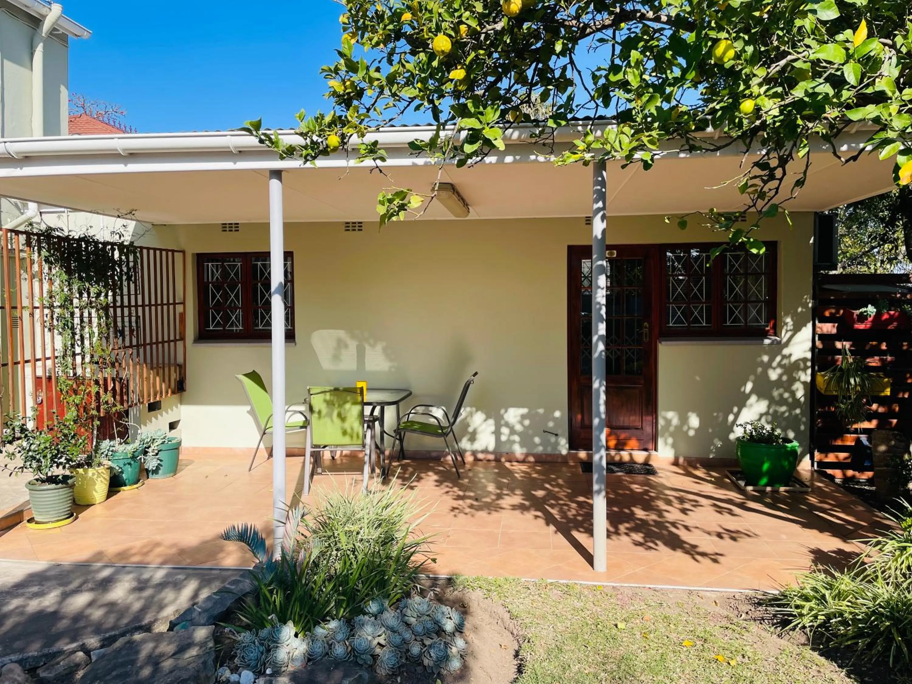 Garden in Twins Guesthouse NO LOAD SHEDDING