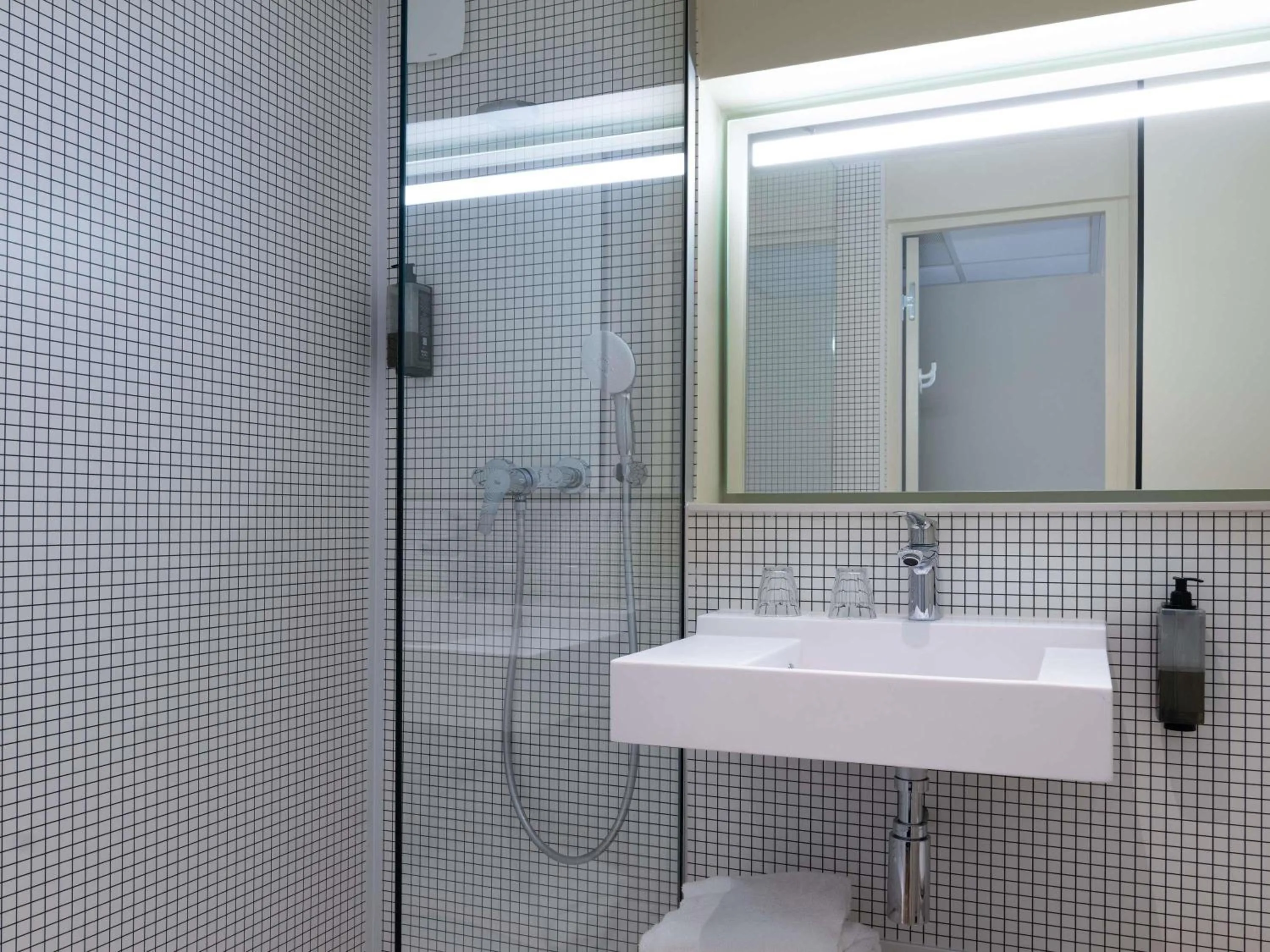 Bedroom in Ibis Budget Saint Malo Centre