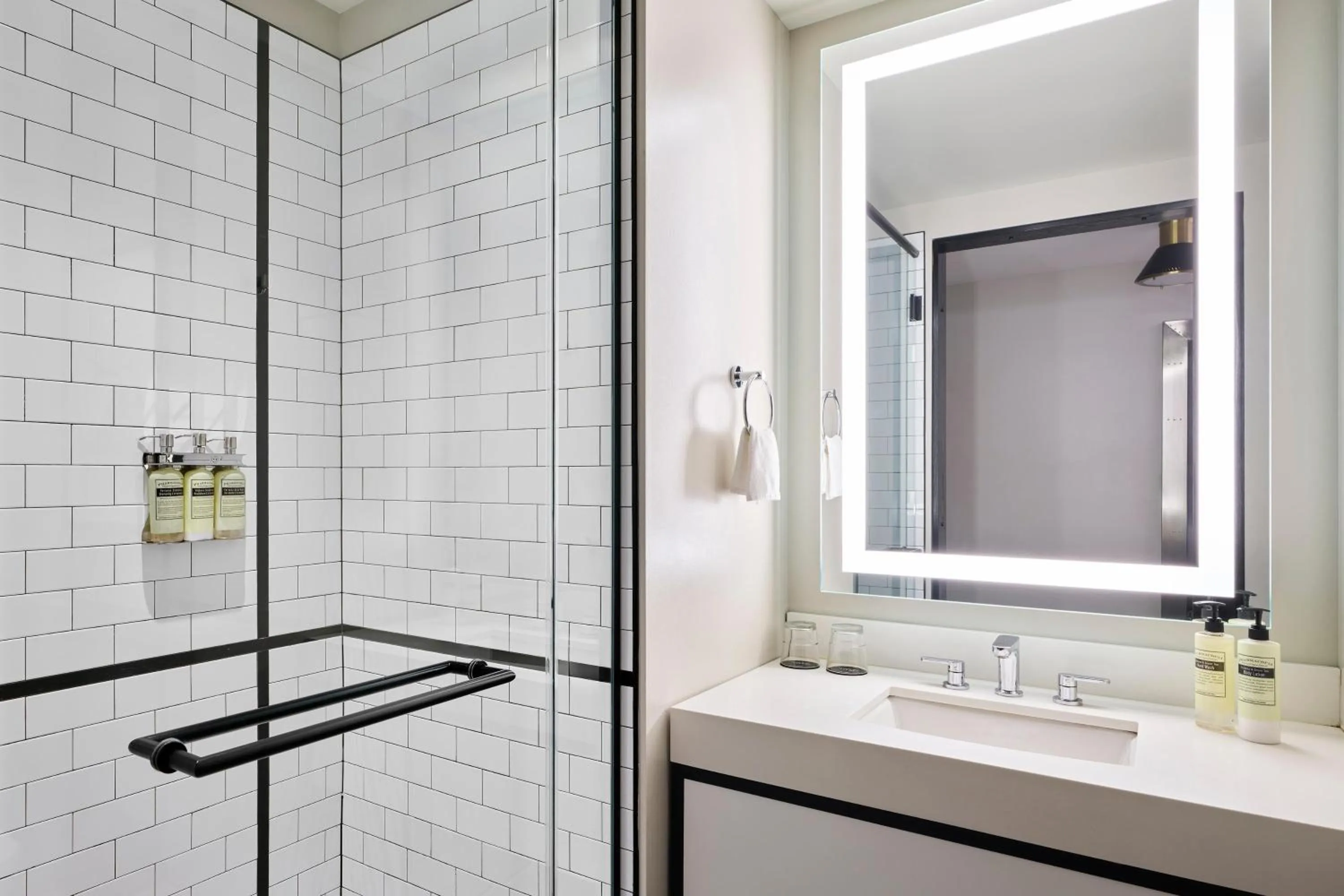 Bathroom in Arlo Chicago