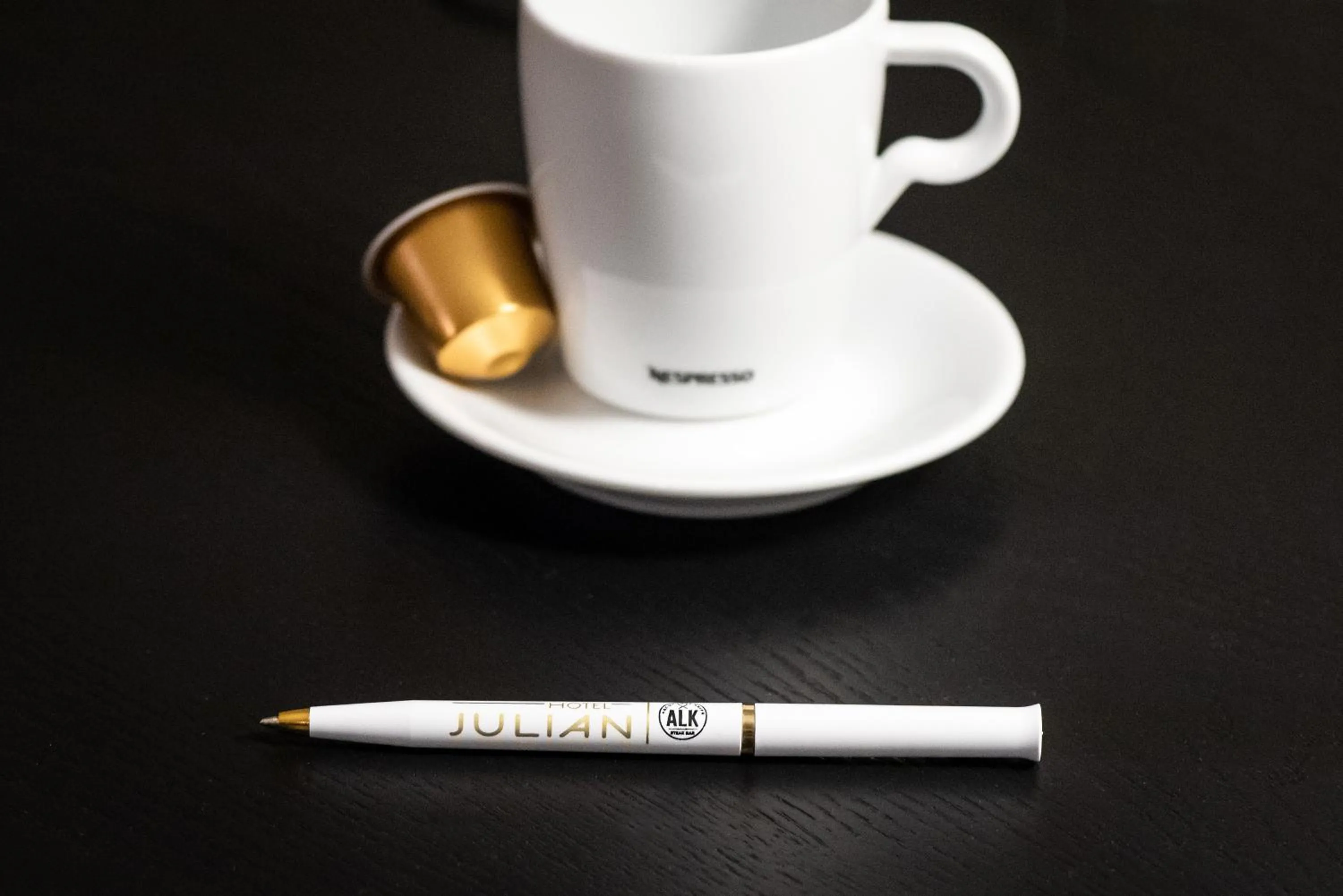 Coffee/tea facilities in Arlo Chicago