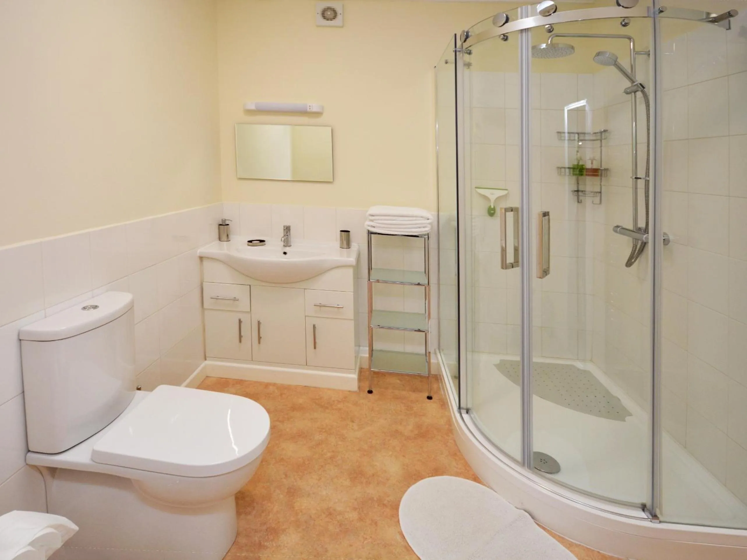 Bathroom in The North Cliff Hotel