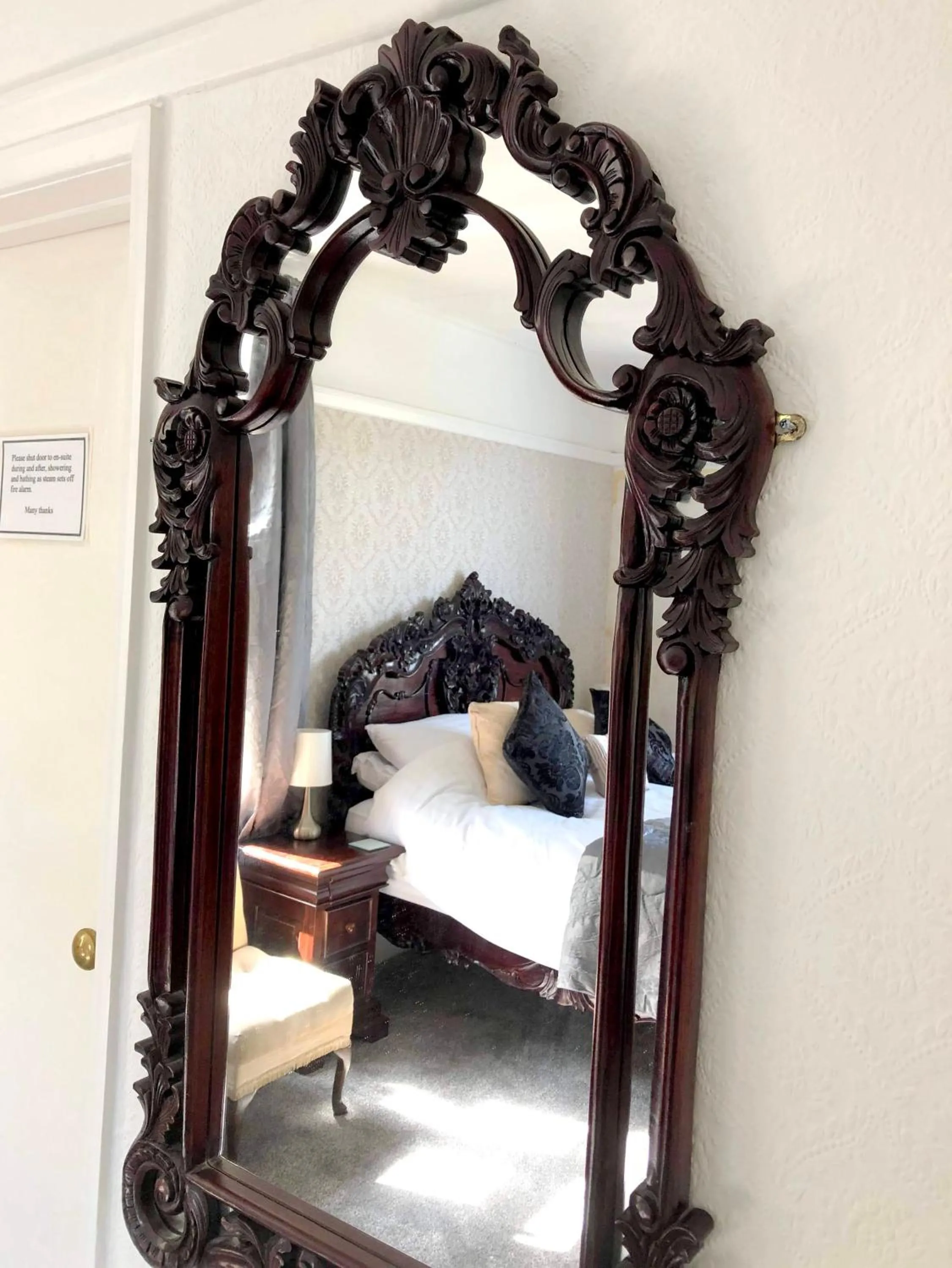 Bedroom, Bed in The North Cliff Hotel