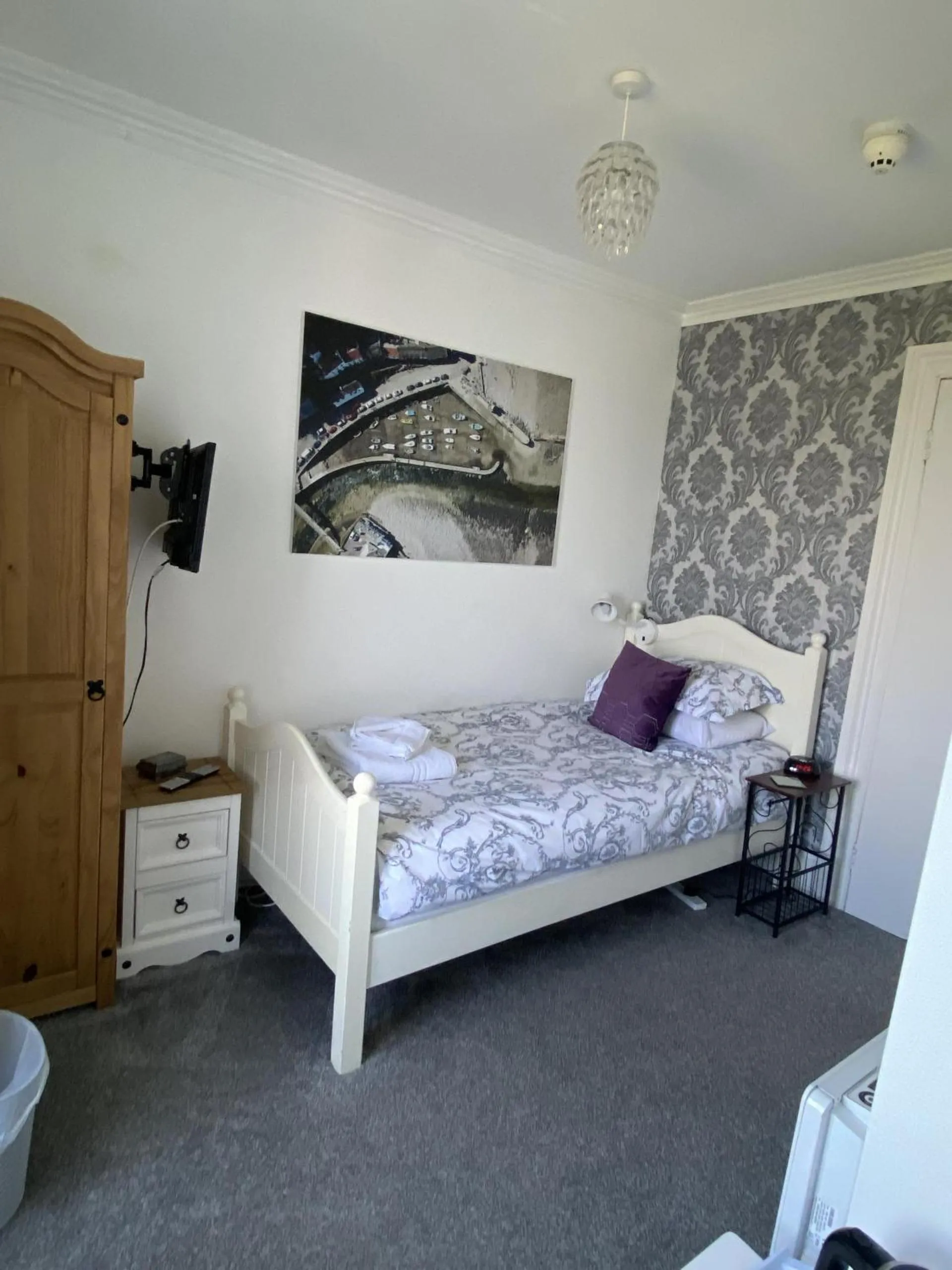 Bedroom, Bed in The North Cliff Hotel