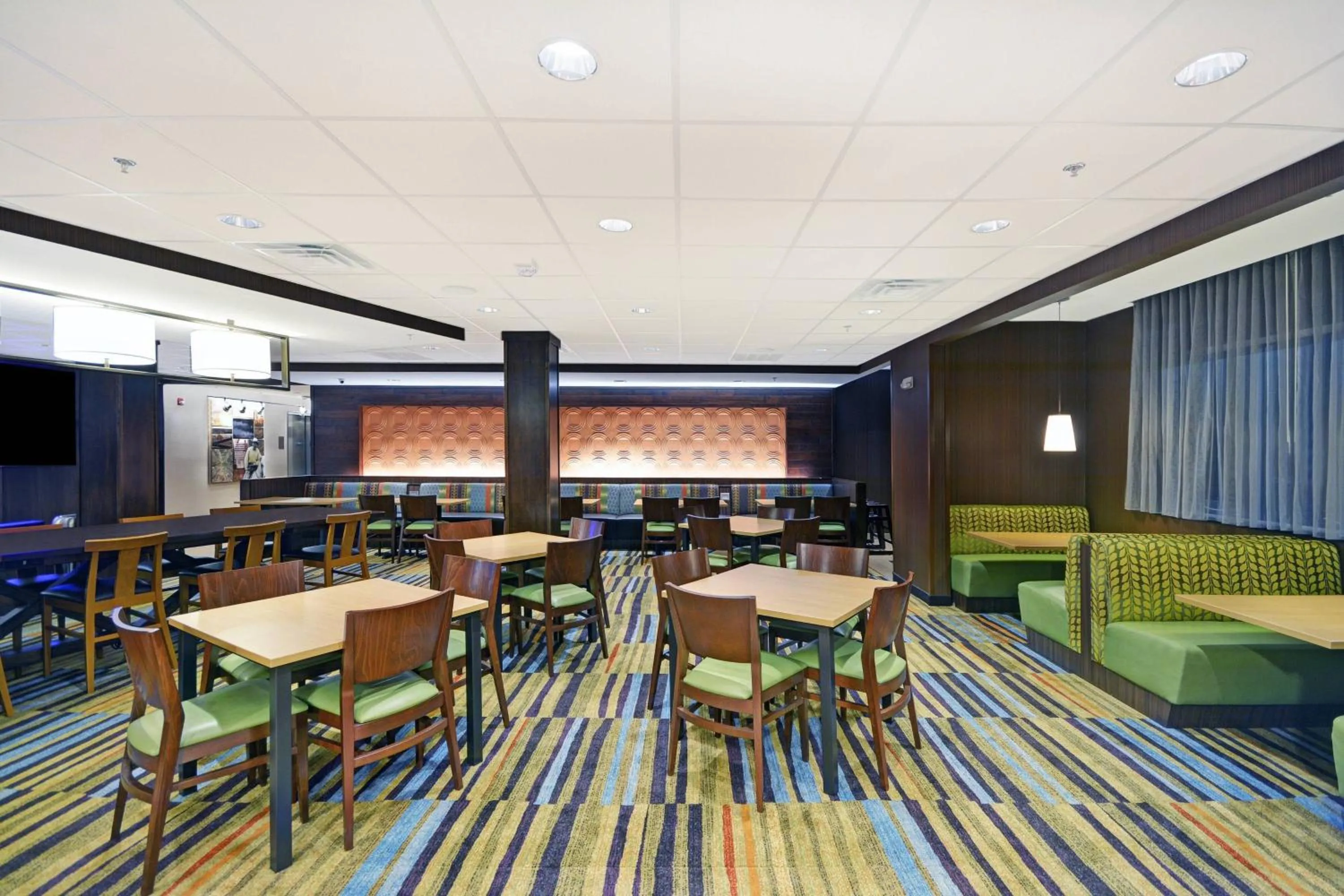 Breakfast in Fairfield Inn & Suites by Marriott Savannah SW/Richmond Hill