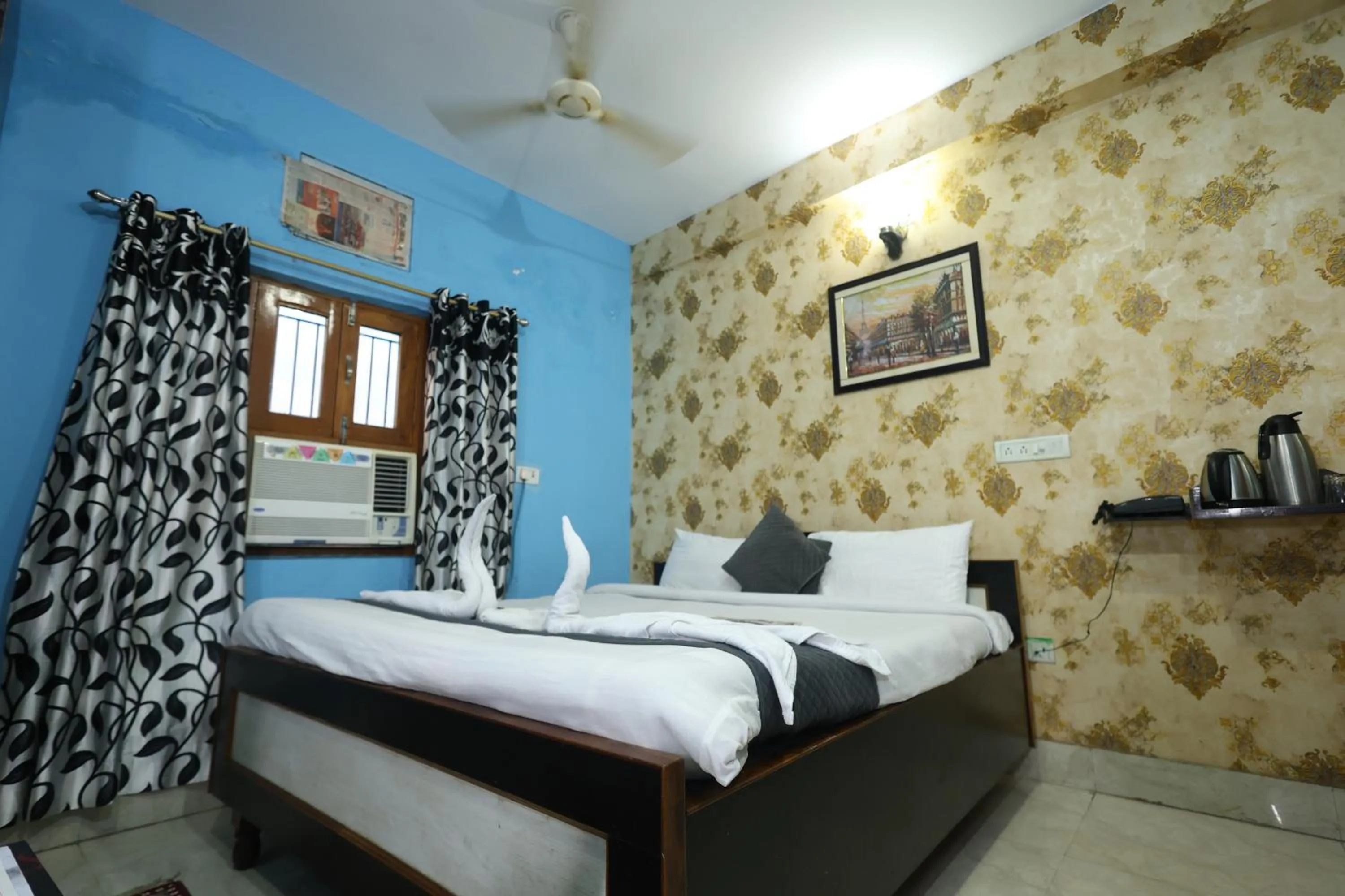 Bedroom, Bed in Hotel Anand LOK