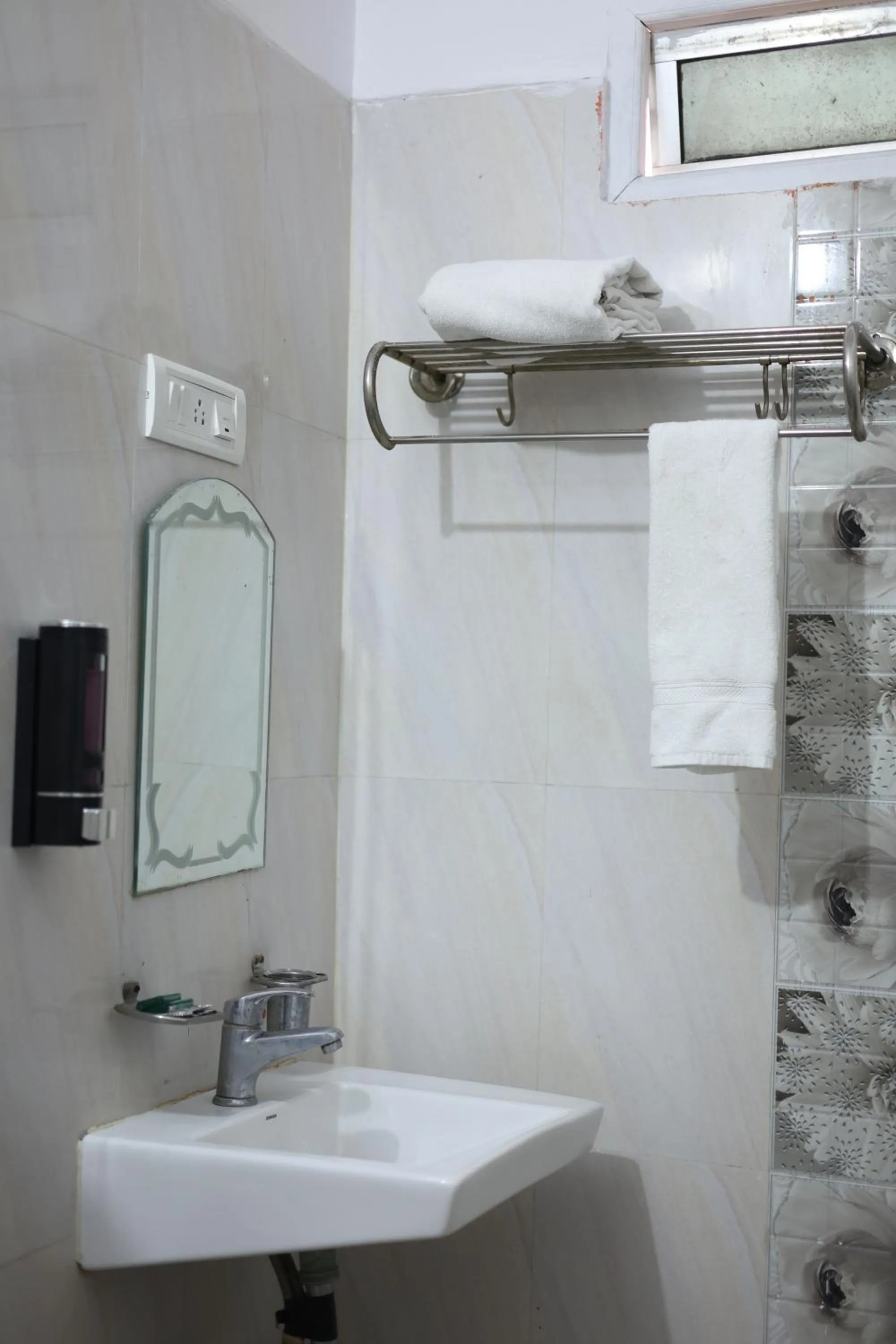 Bathroom in Hotel Anand LOK