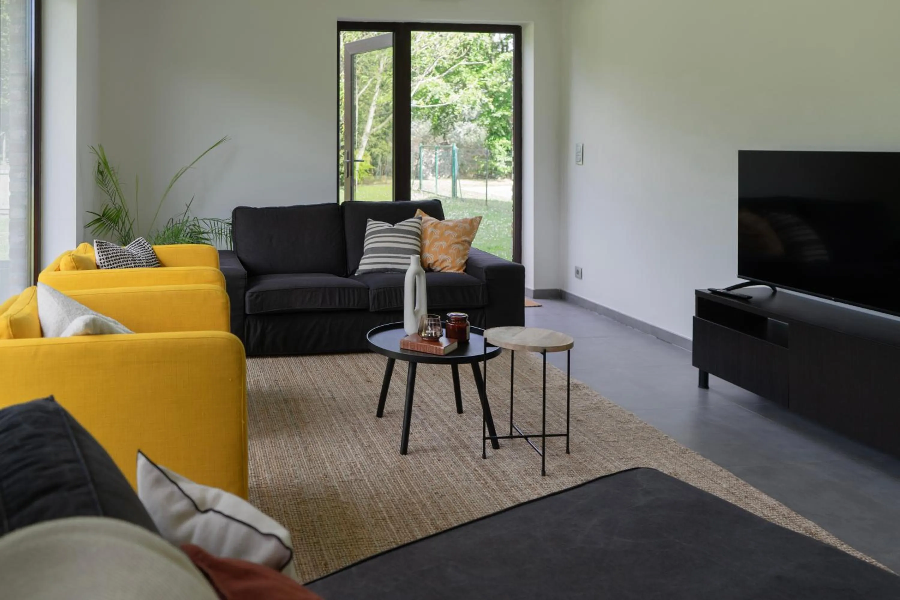 Communal lounge/ TV room in Au Petit Canteleu - Bed & Breakfast