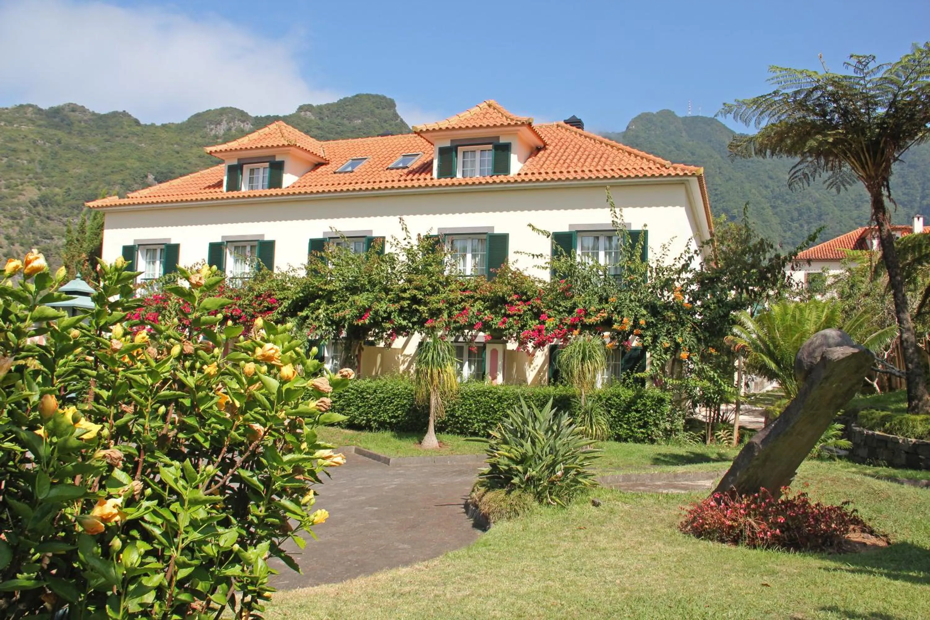 Facade/entrance in Solar de Boaventura
