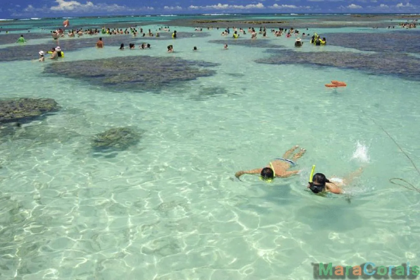 People in Pousada Canto dos Corais