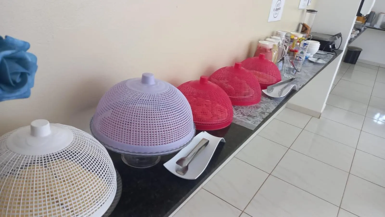 Buffet breakfast in Pousada Canto dos Corais