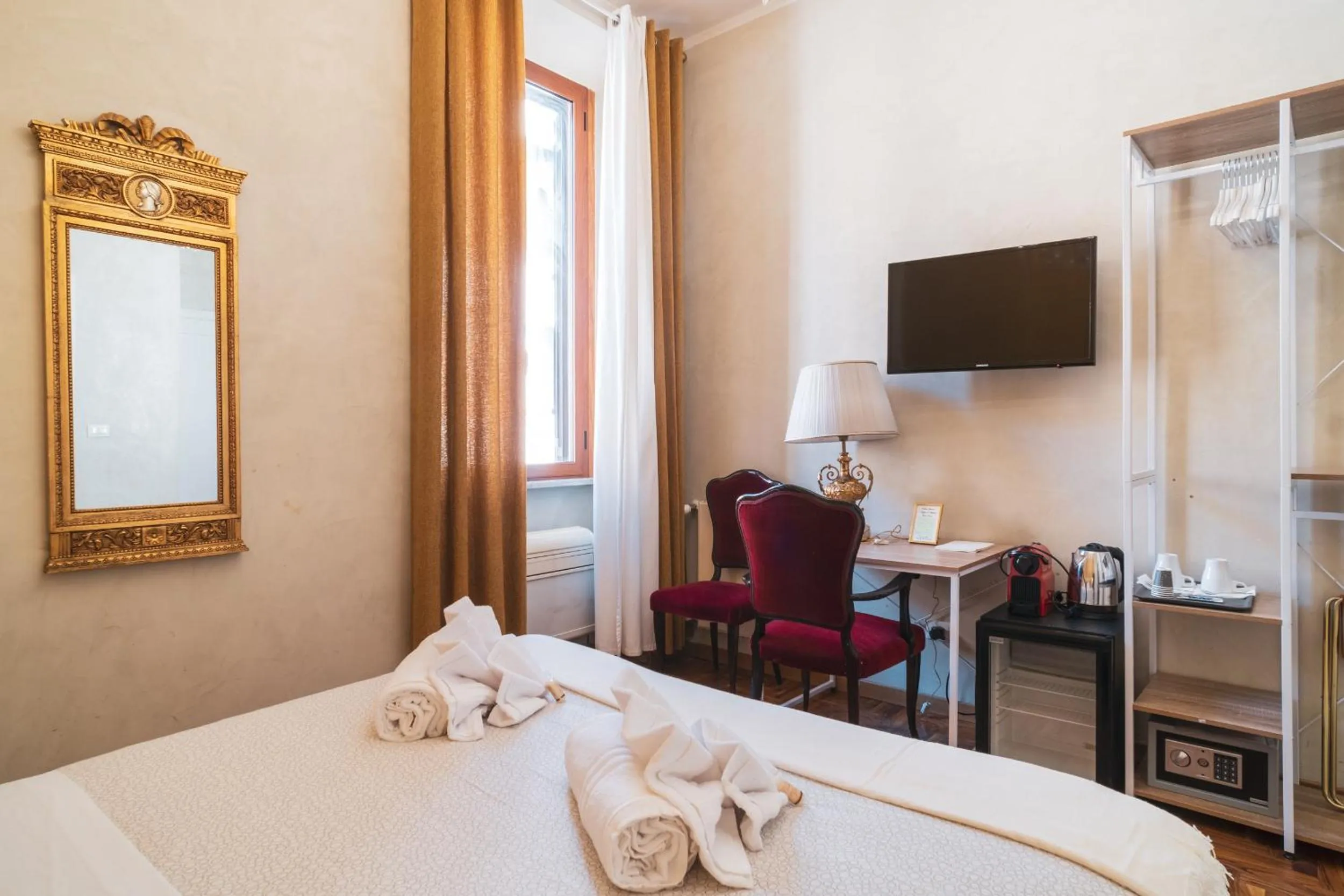 Bed in Golden Rooms Piazza di Spagna