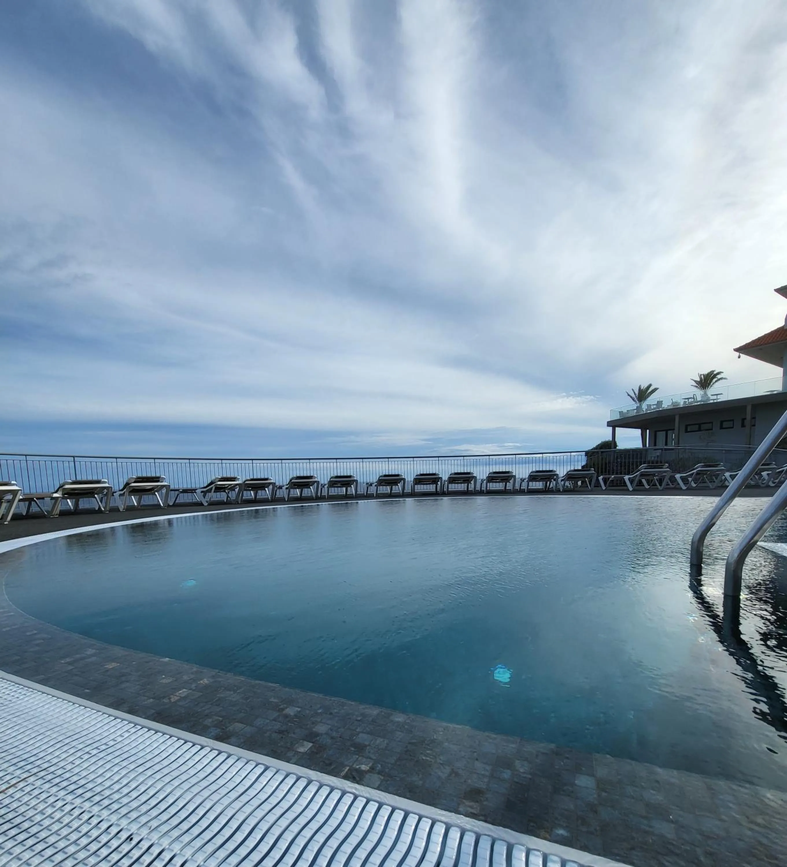 Swimming pool in Hotel Royal Orchid