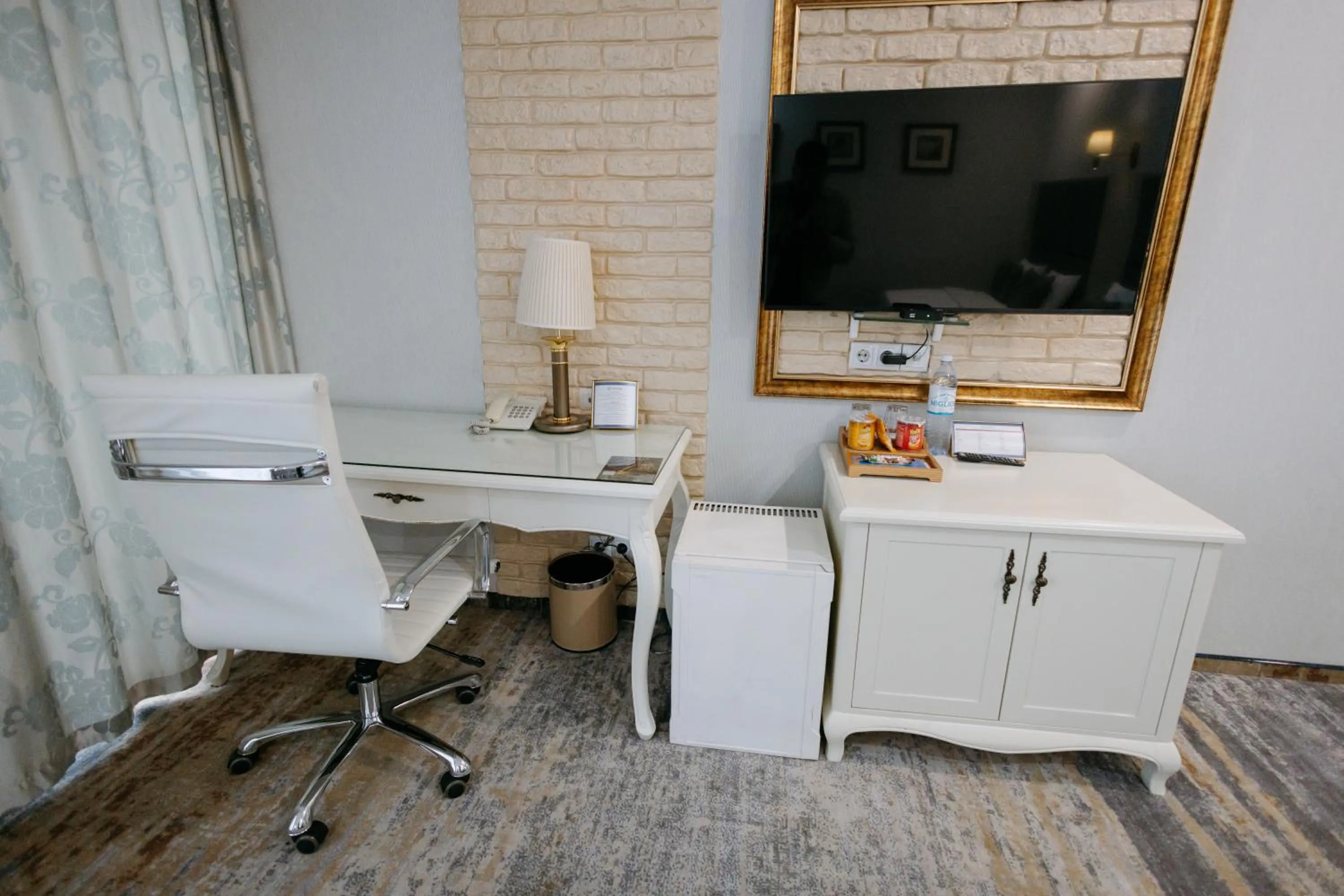 Dining area in Kazzhol Hotel Astana