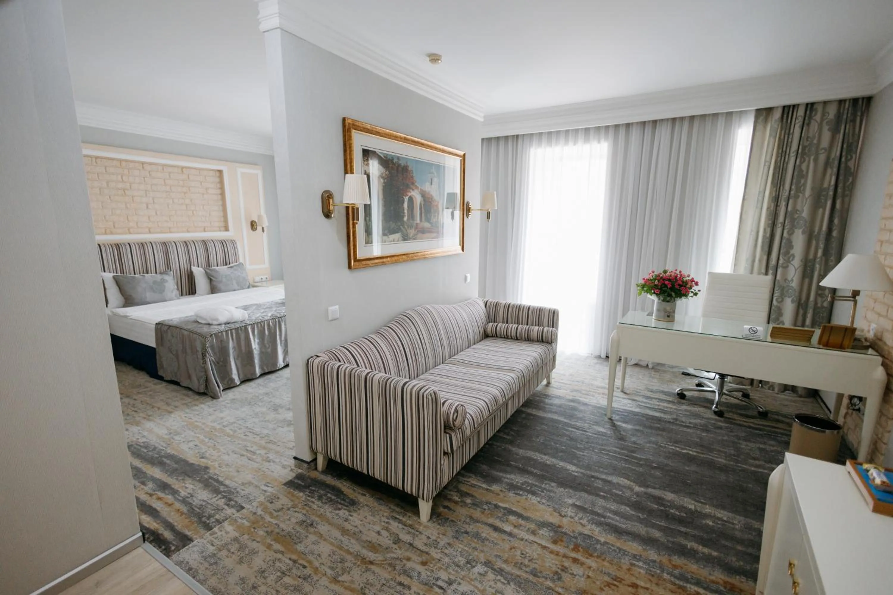 Living room, Bed in Kazzhol Hotel Astana