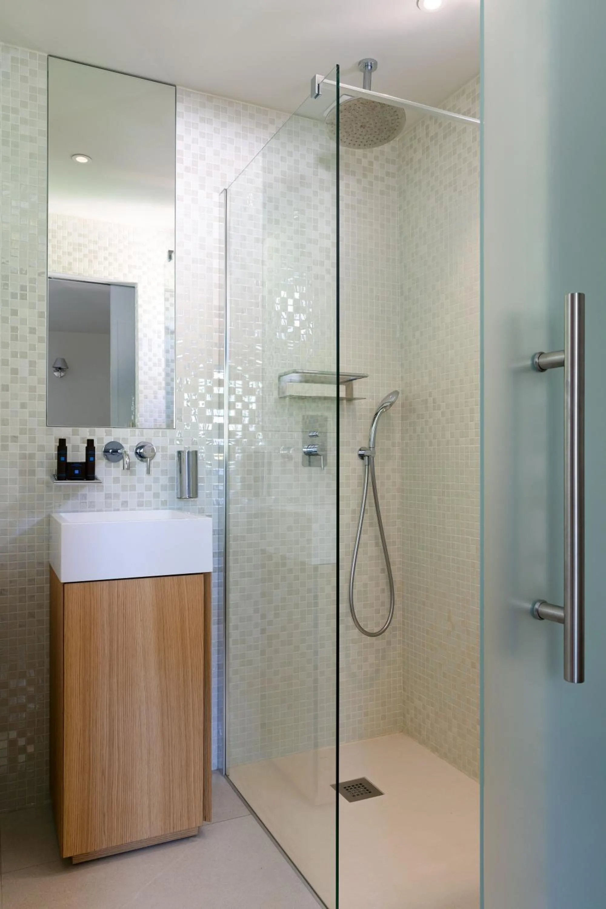 Shower in Domaine Santa Giulia Palace