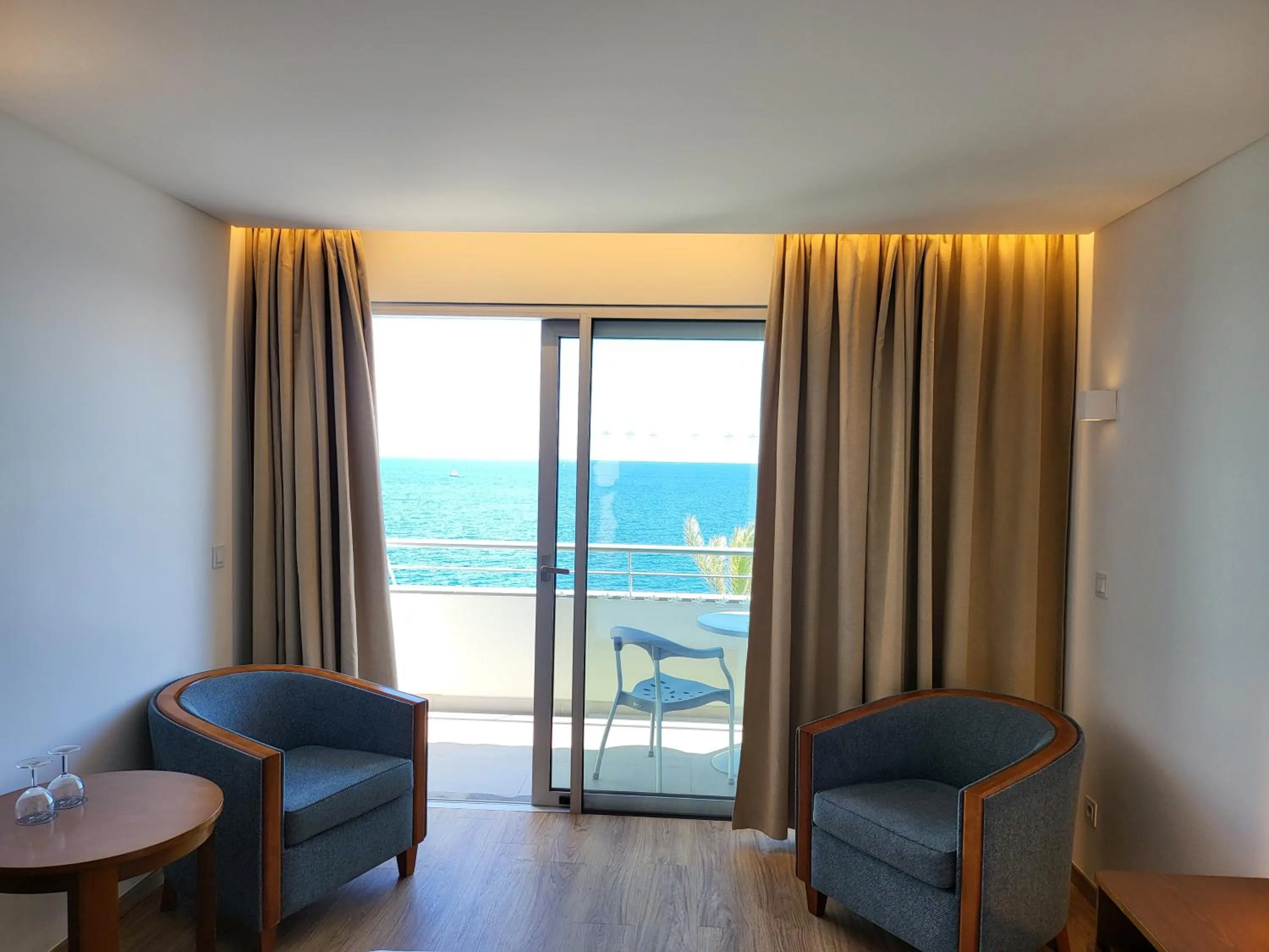 Bedroom in Hotel Roca Mar