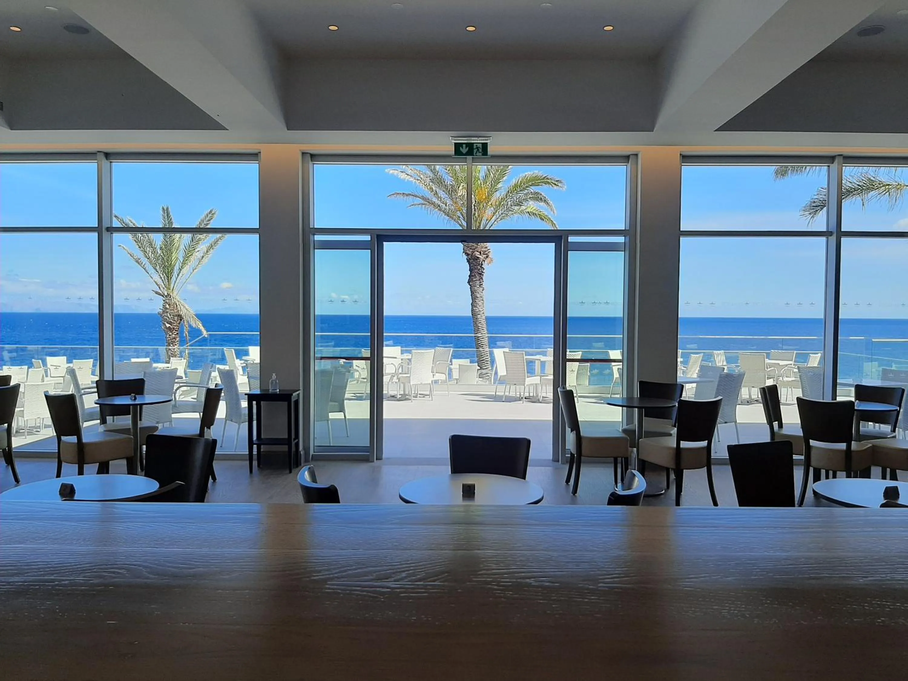 Lounge or bar in Hotel Roca Mar