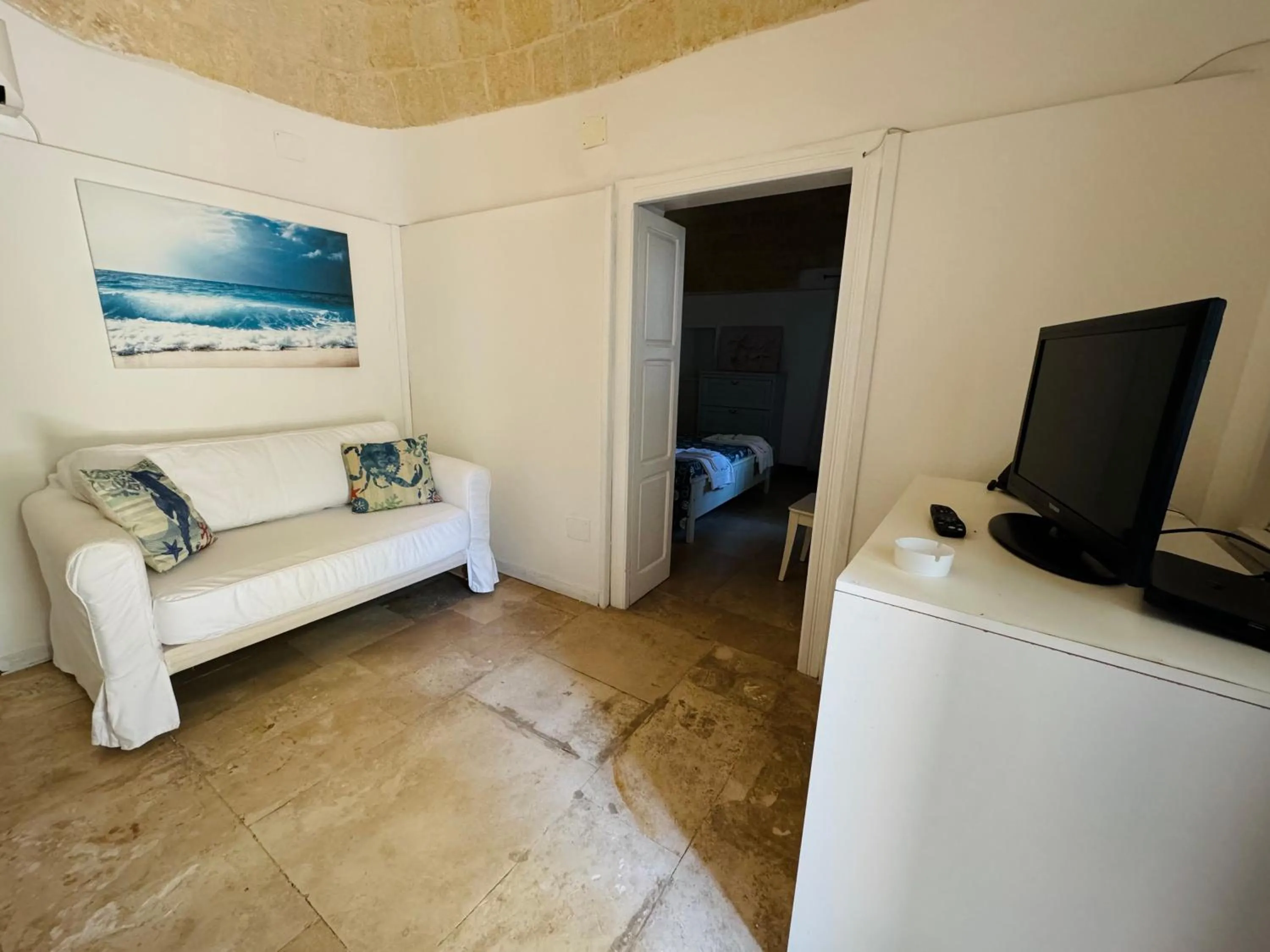 TV and multimedia, Bed in Baia Sangiorgio Hotel & Beach Club