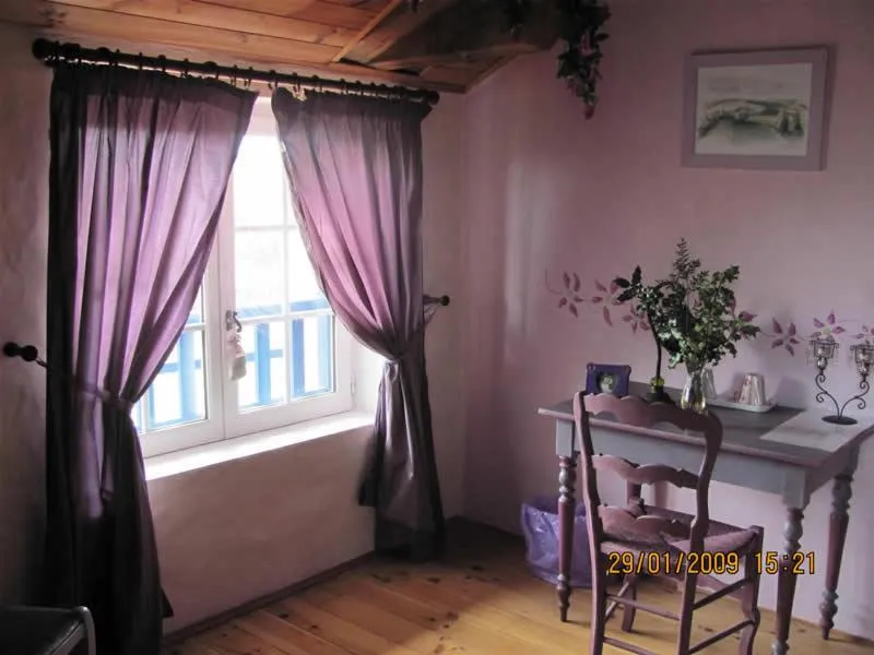 Photo of the whole room in Chambres d'Hôtes Gelous