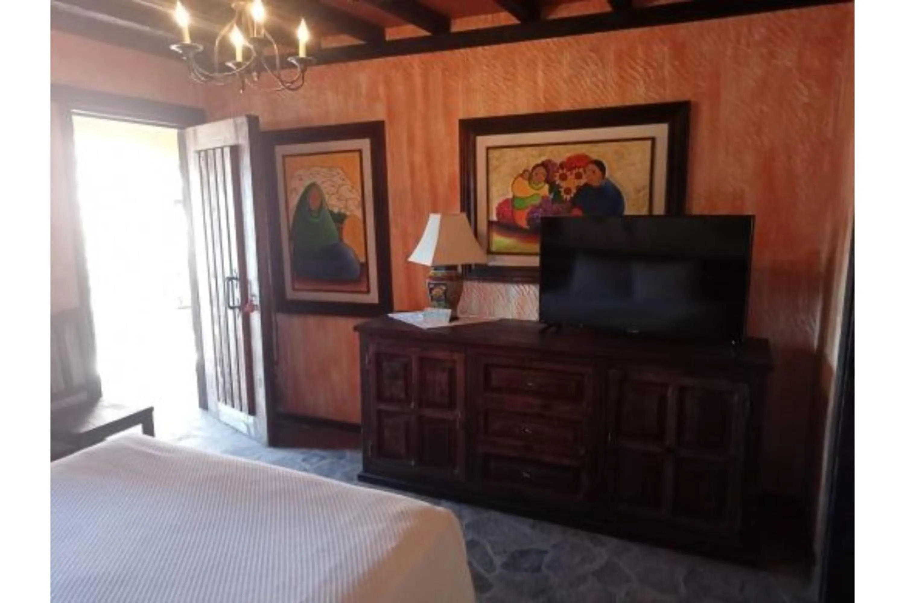 TV and multimedia in Hotel Boutique Posada De Las Flores Loreto