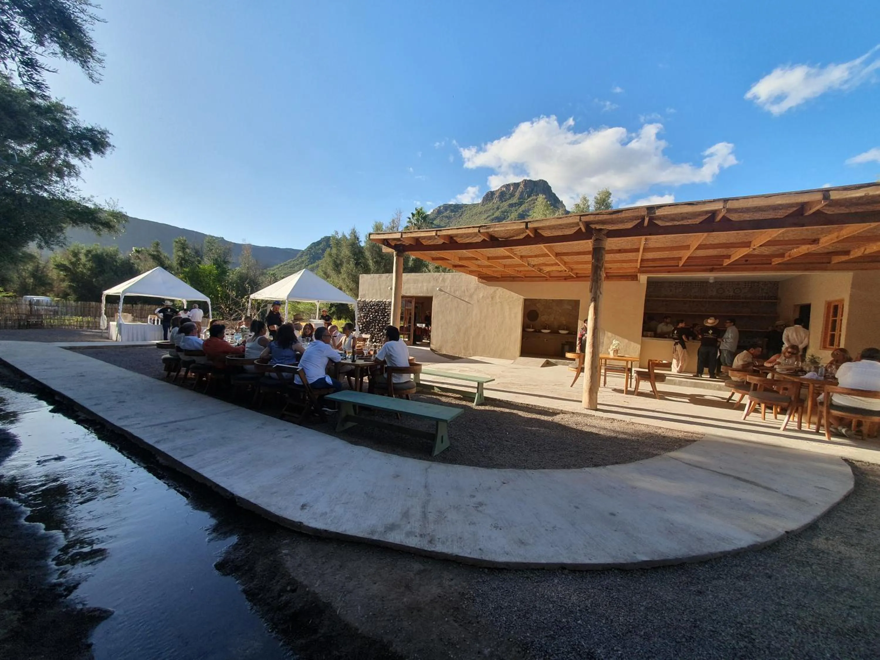 Restaurant/places to eat in Hotel Boutique Posada De Las Flores Loreto