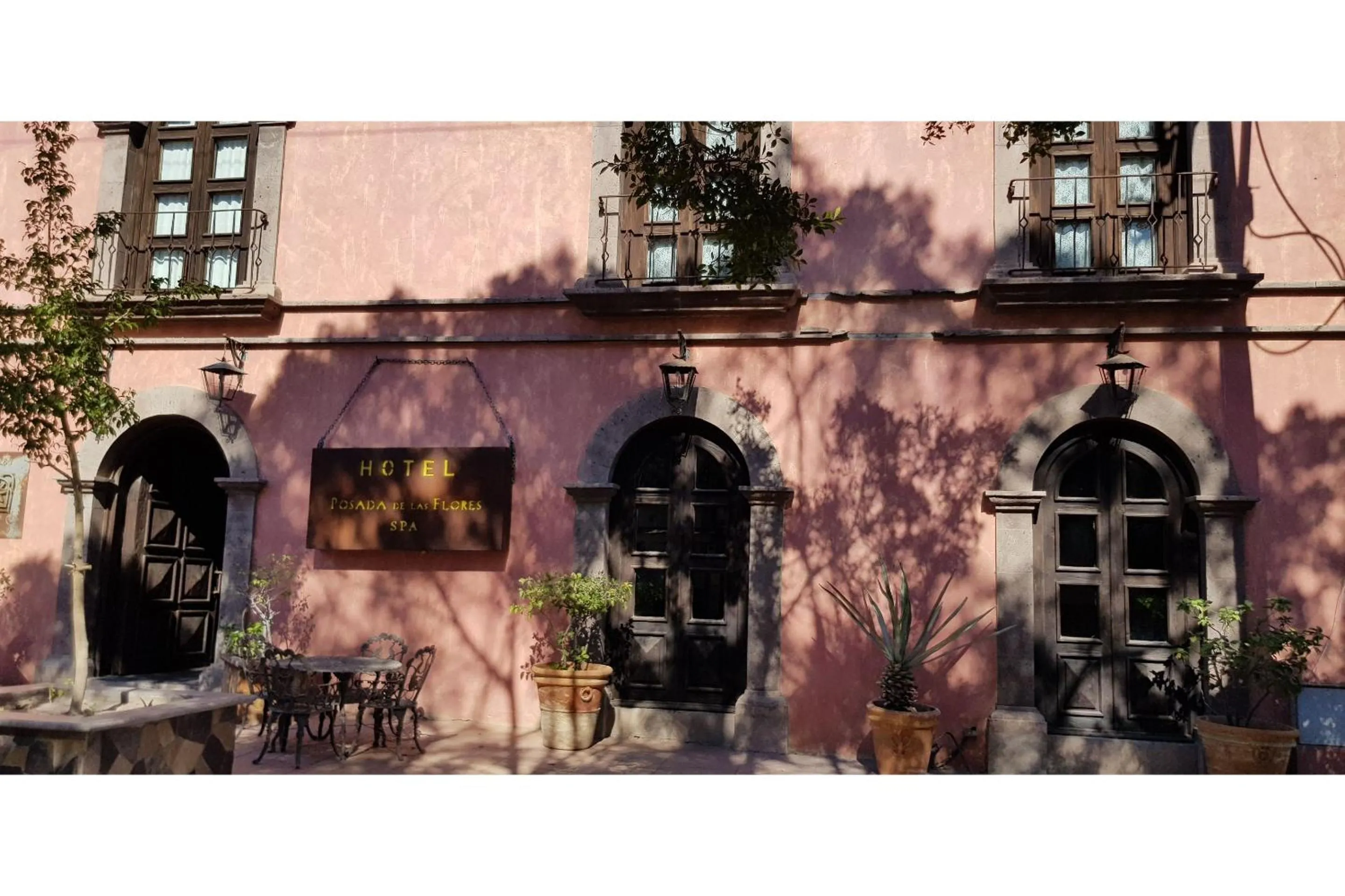 Facade/entrance in Hotel Boutique Posada De Las Flores Loreto