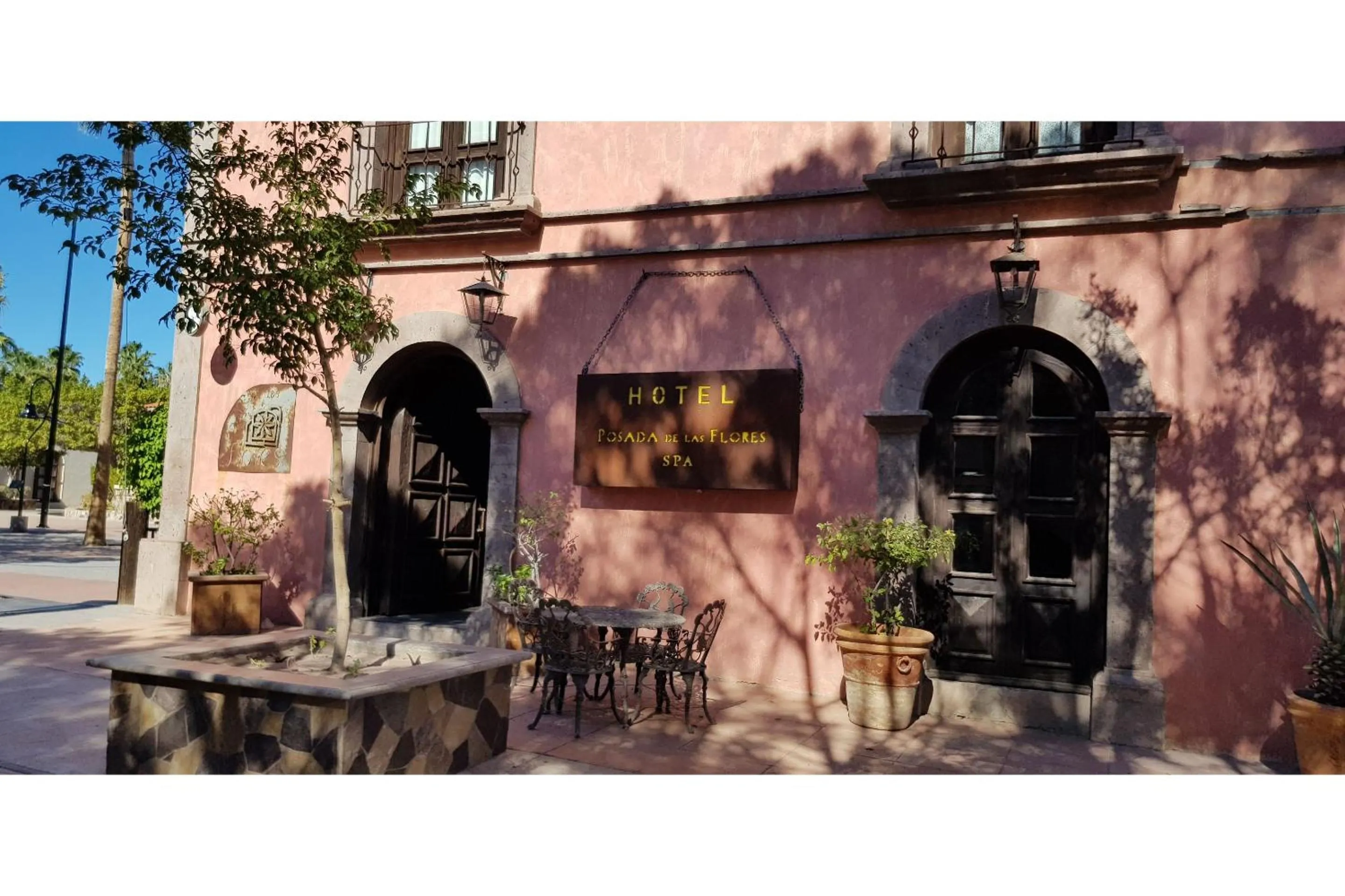 Facade/entrance in Hotel Boutique Posada De Las Flores Loreto